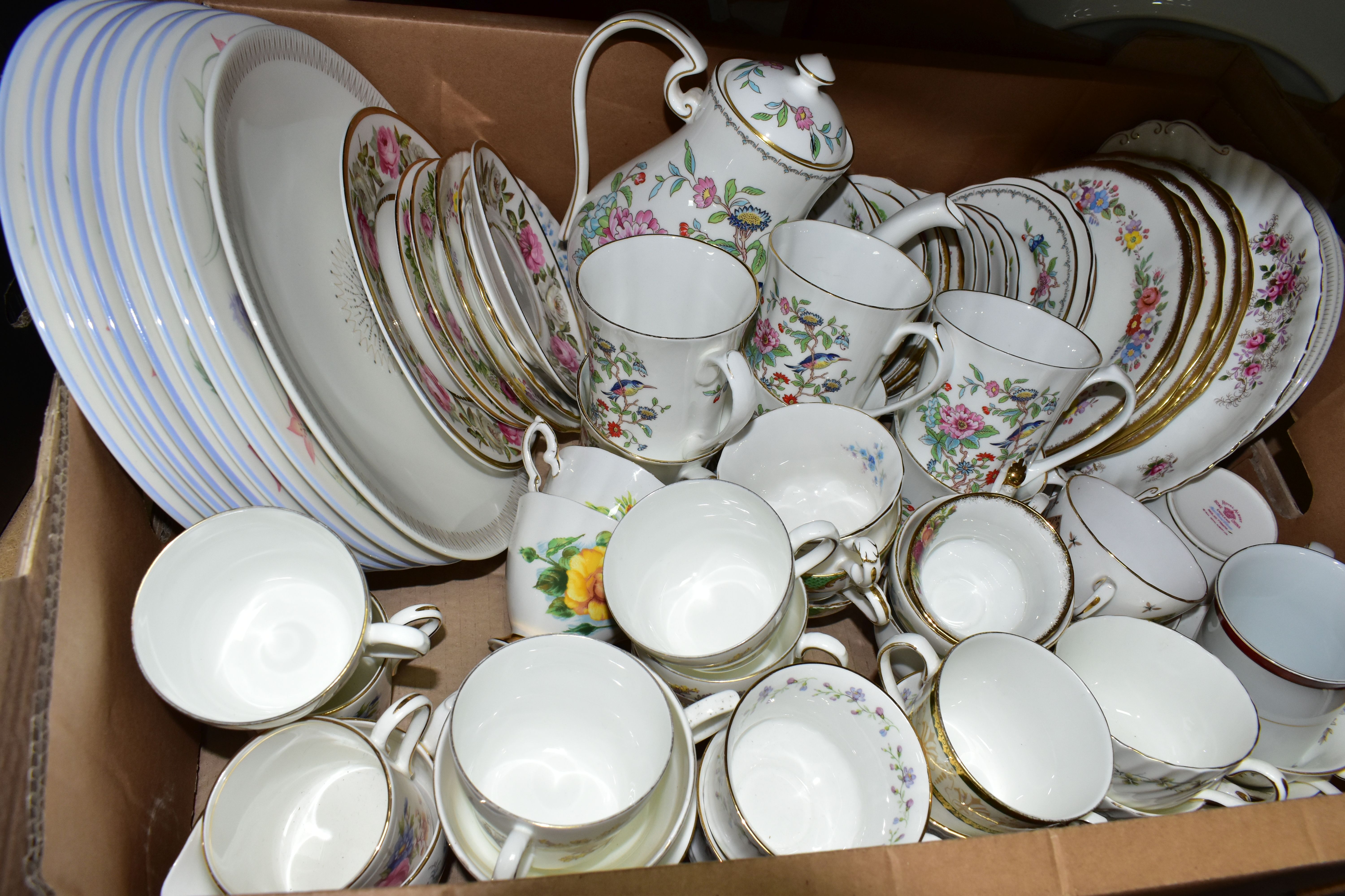 THREE BOXES OF ASSORTED TEA AND DINNER WARES, to include Aynsley 'Pembroke' teapot and six mugs, - Image 2 of 4