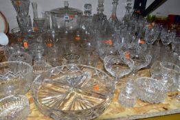 A QUANTITY OF CUT CRYSTAL AND GLASSWARE, comprising five Stuart Crystal dessert dishes, a 'Rose'
