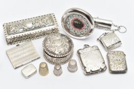 A SMALL BOX OF ASSORTED SILVER AND WHITE METAL, to include a silver rectangular form trinket box,