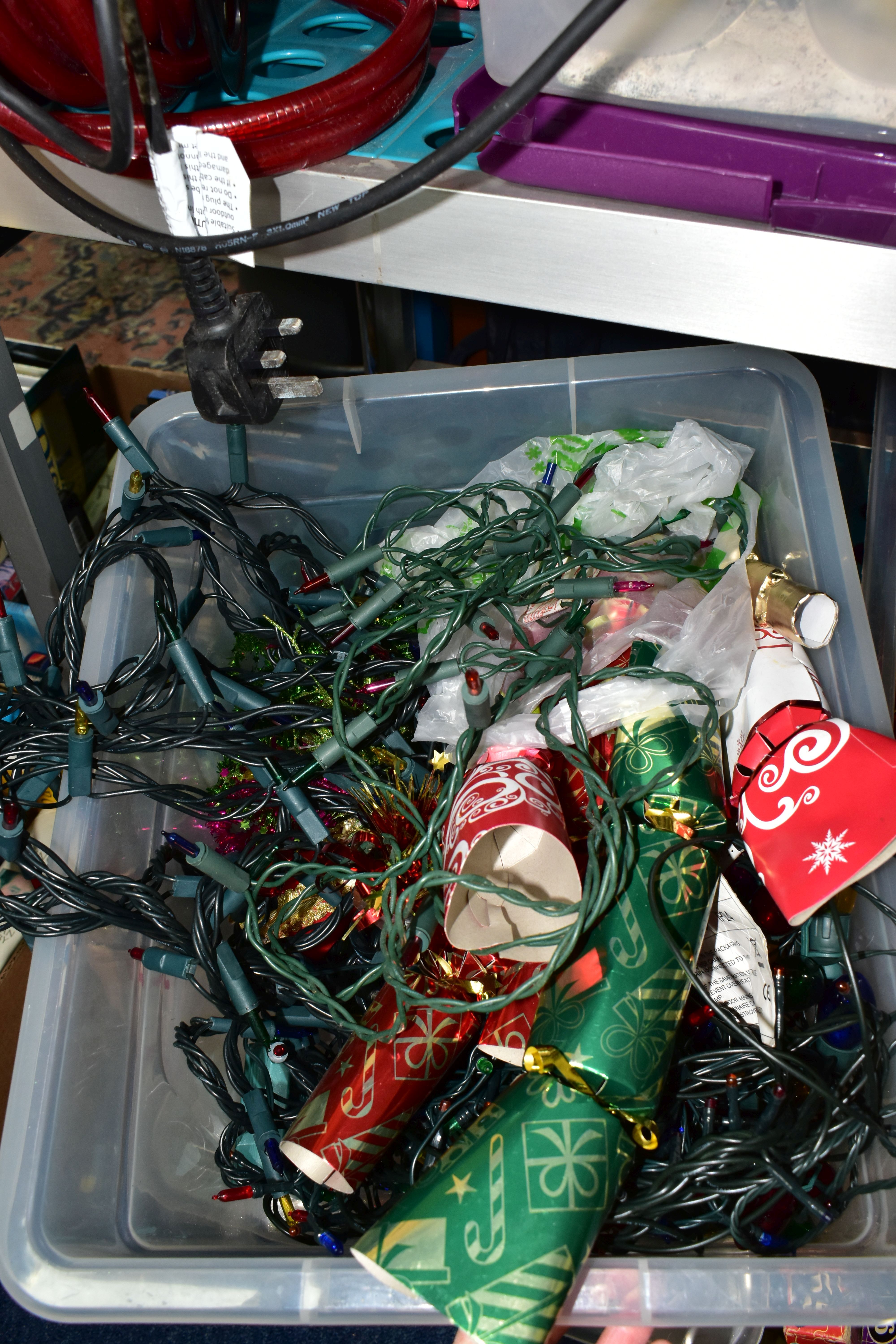 A QUANTITY OF CHRISTMAS DECORATIONS AND ORNAMENTS ETC, to include Christmas trees, Christmas tree - Image 14 of 14