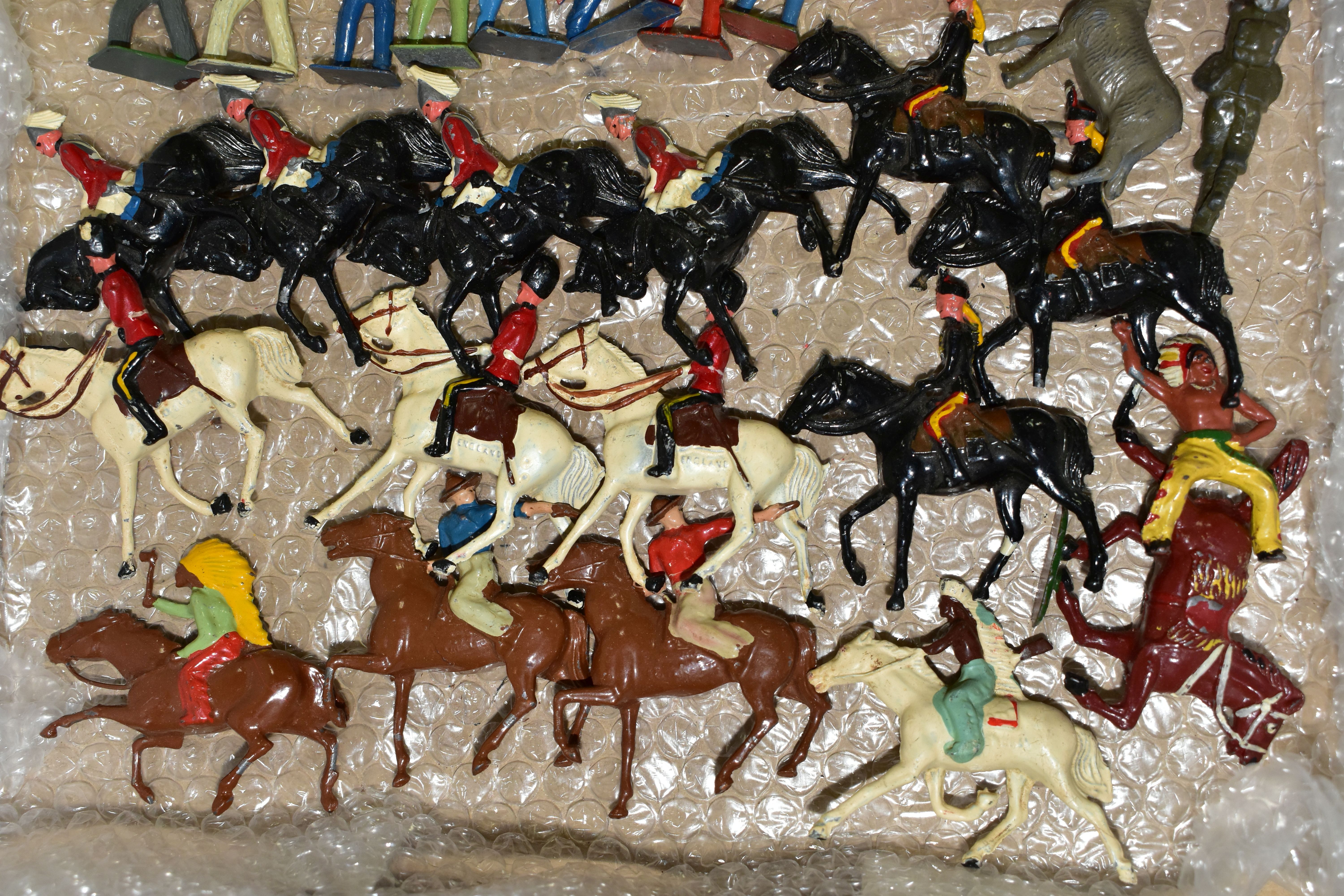 A QUANTITY OF ASSORTED BRITAINS AND OTHER HOLLOWCAST FIGURES, to include Nurses, Soldiers and - Image 3 of 6