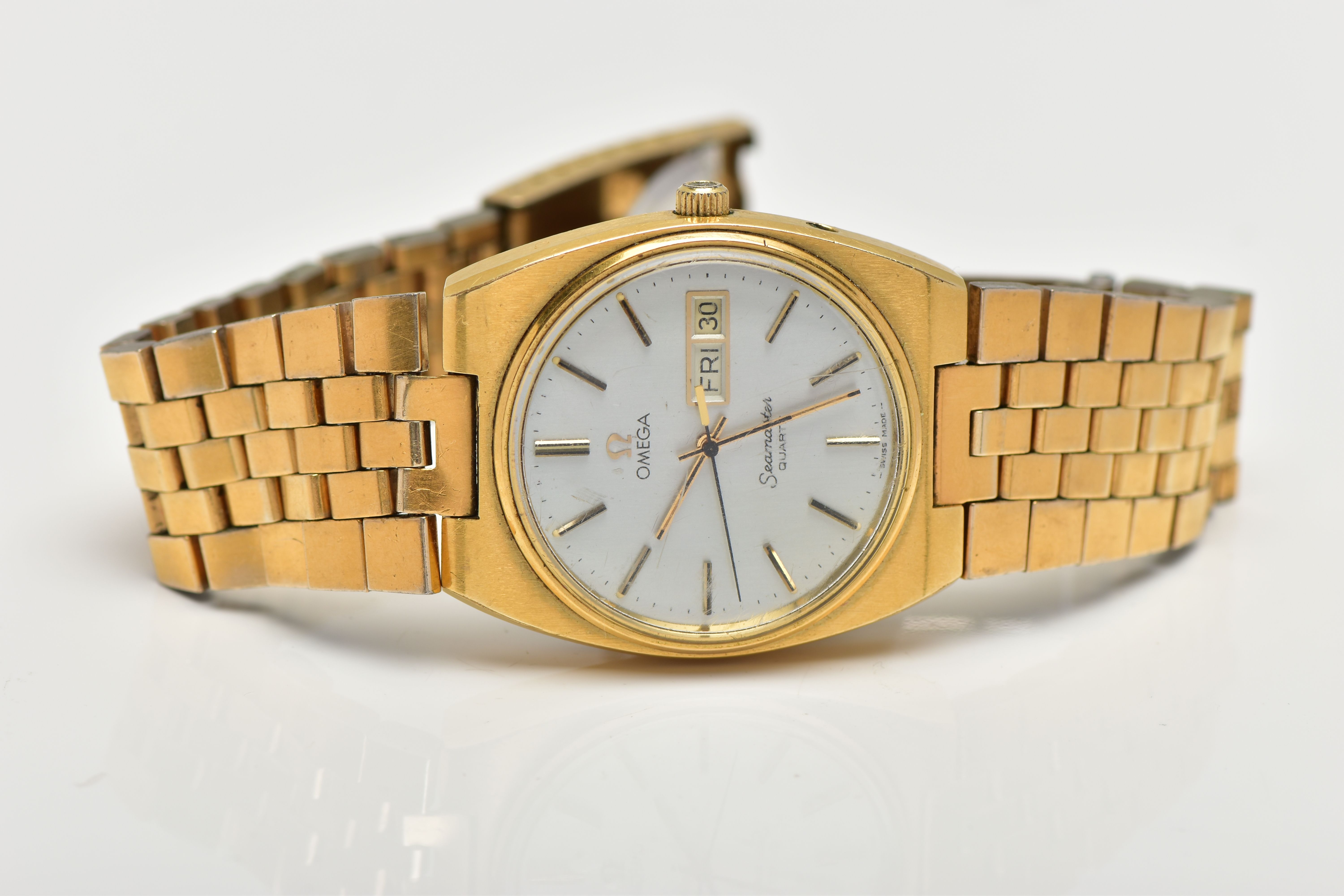 A GOLD PLATED 'OMEGA SEAMASTER QUARTZ' WRISTWATCH, round silver dial signed 'Omega Seamaster - Image 4 of 6