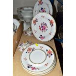 A WORCESTER FLIGHT, BARR & BARR part set of plates, comprising four dinner plates, one side plate,