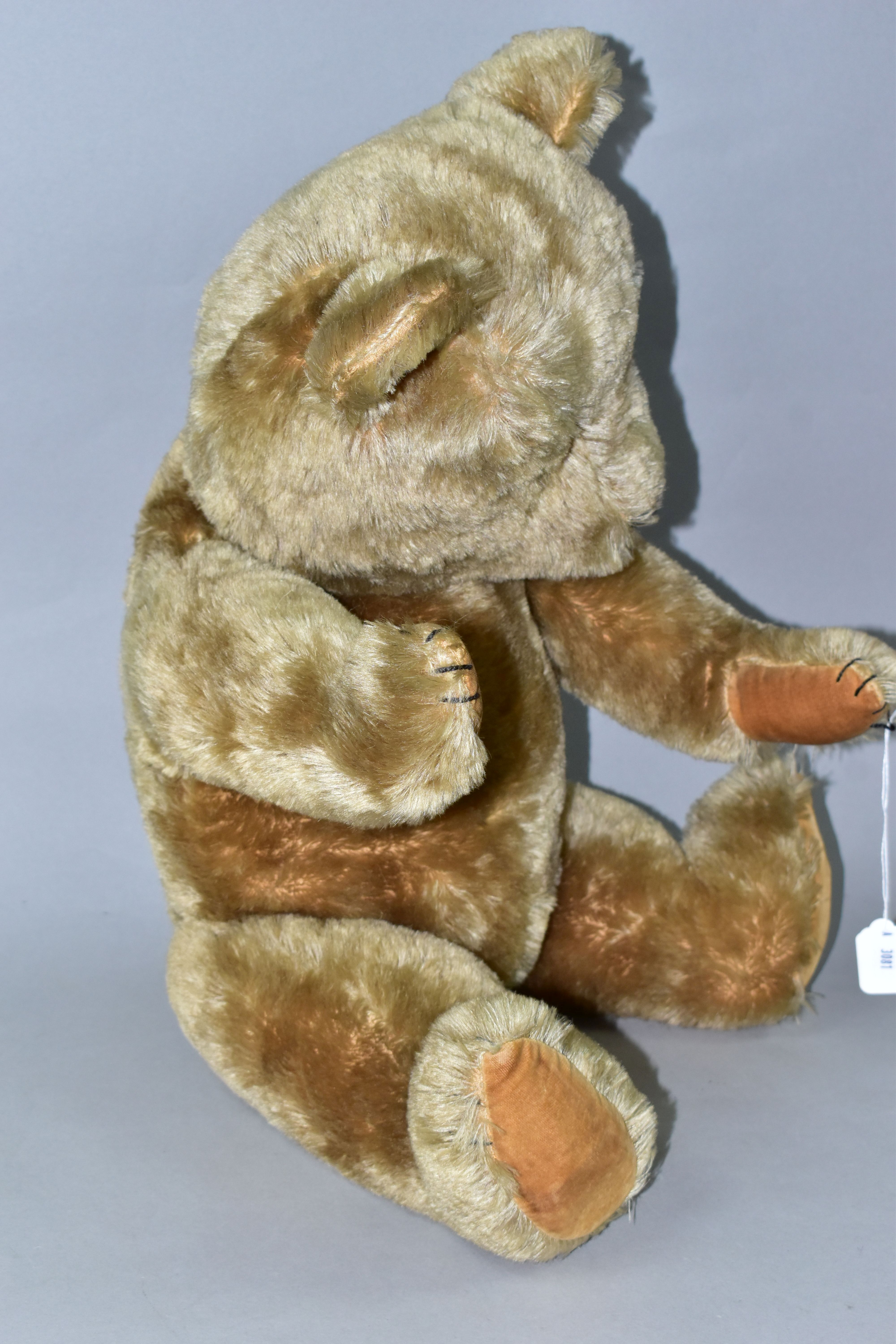 A 20TH CENTURY CHILTERN HYGIENIC TOYS TEDDY BEAR, disc joints, stitched features, blonde mohair, - Image 3 of 5