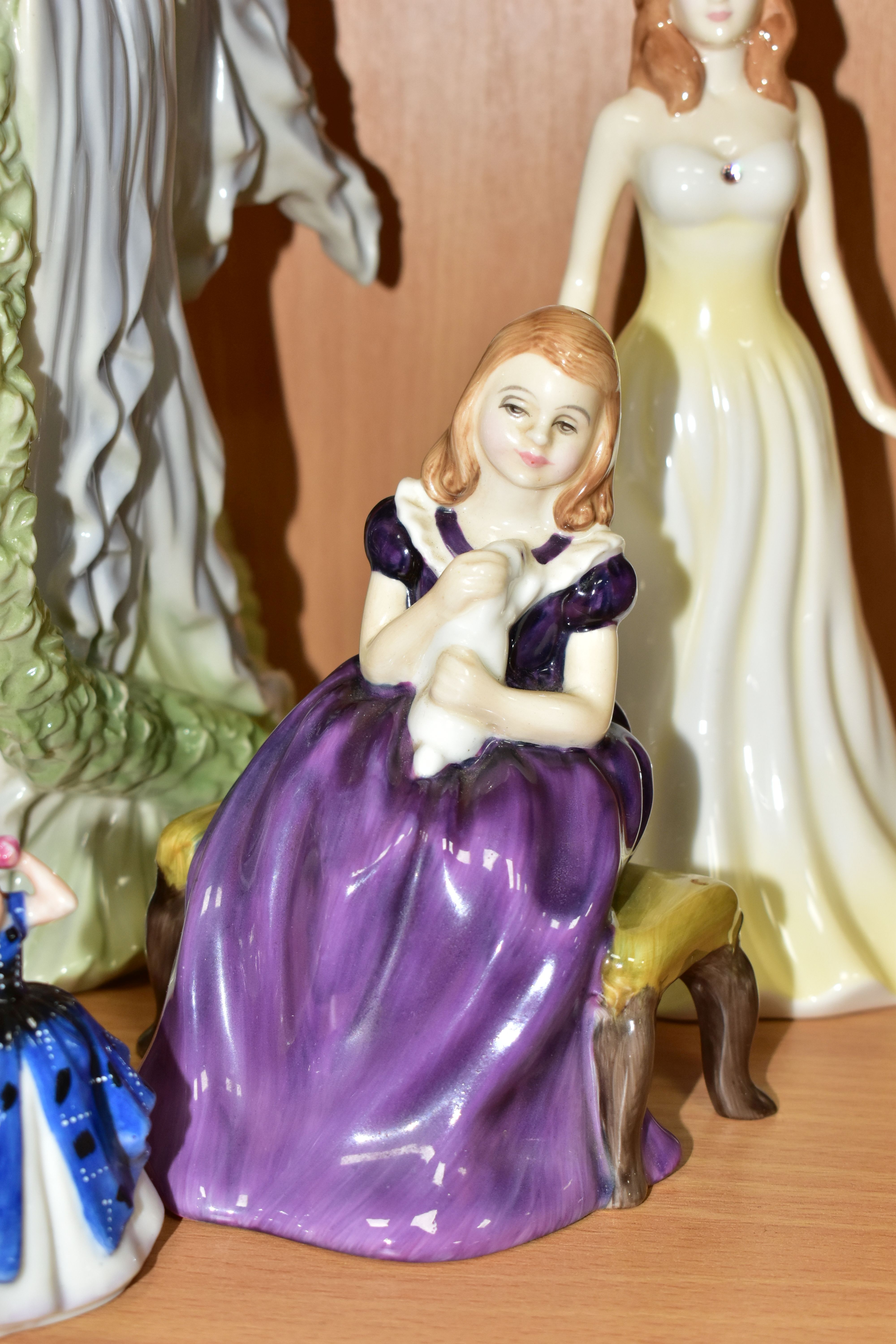 EIGHT ROYAL DOULTON AND WEDGWOOD FIGURINES, comprising Royal Doulton: Sentiments Thank You - - Image 3 of 8