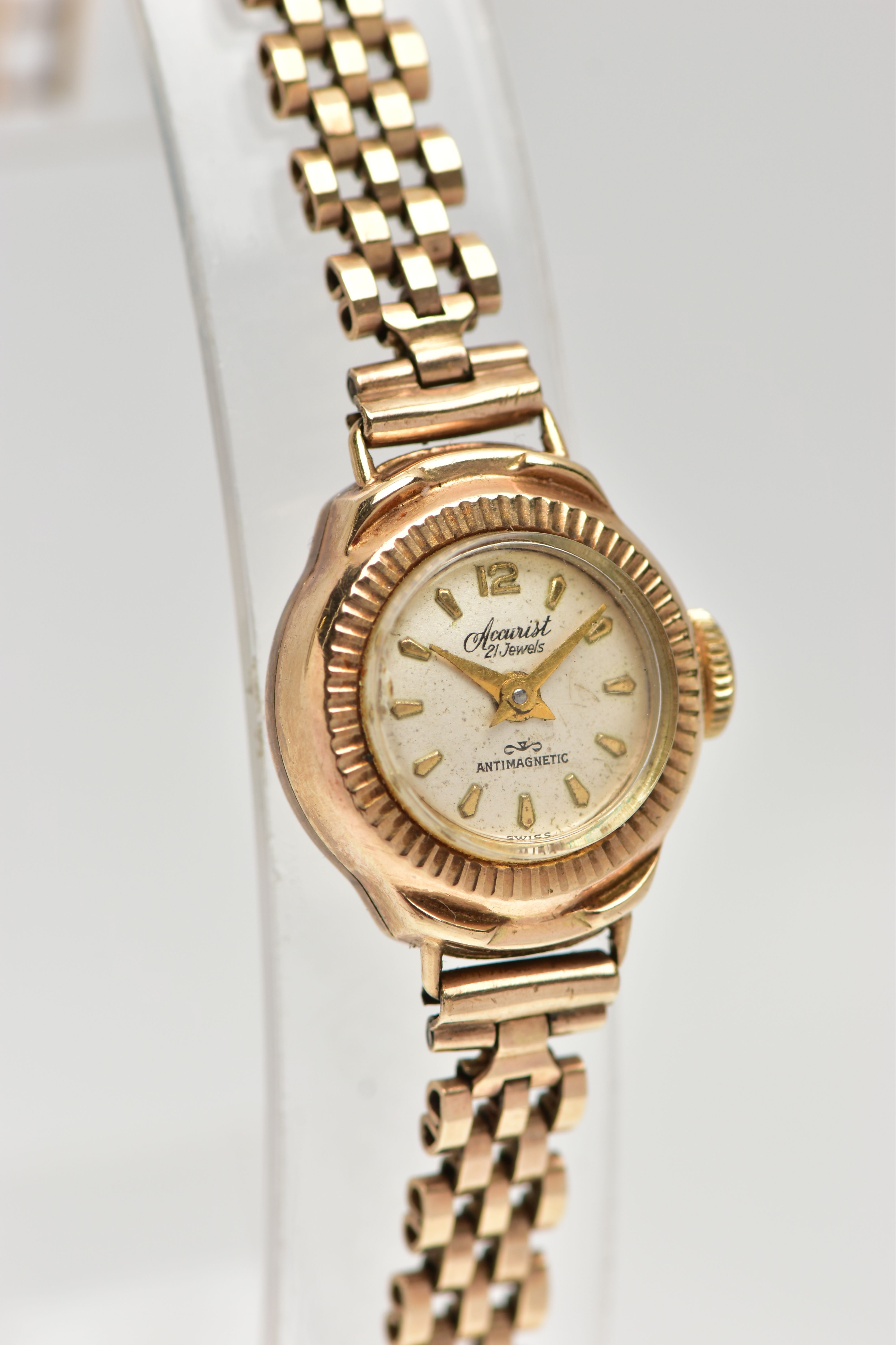 A LADIES 9CT GOLD 'ACCURIST' WRISTWATCH, manual wind, round silver dial signed 'Accurist, 21 jewels, - Image 2 of 6