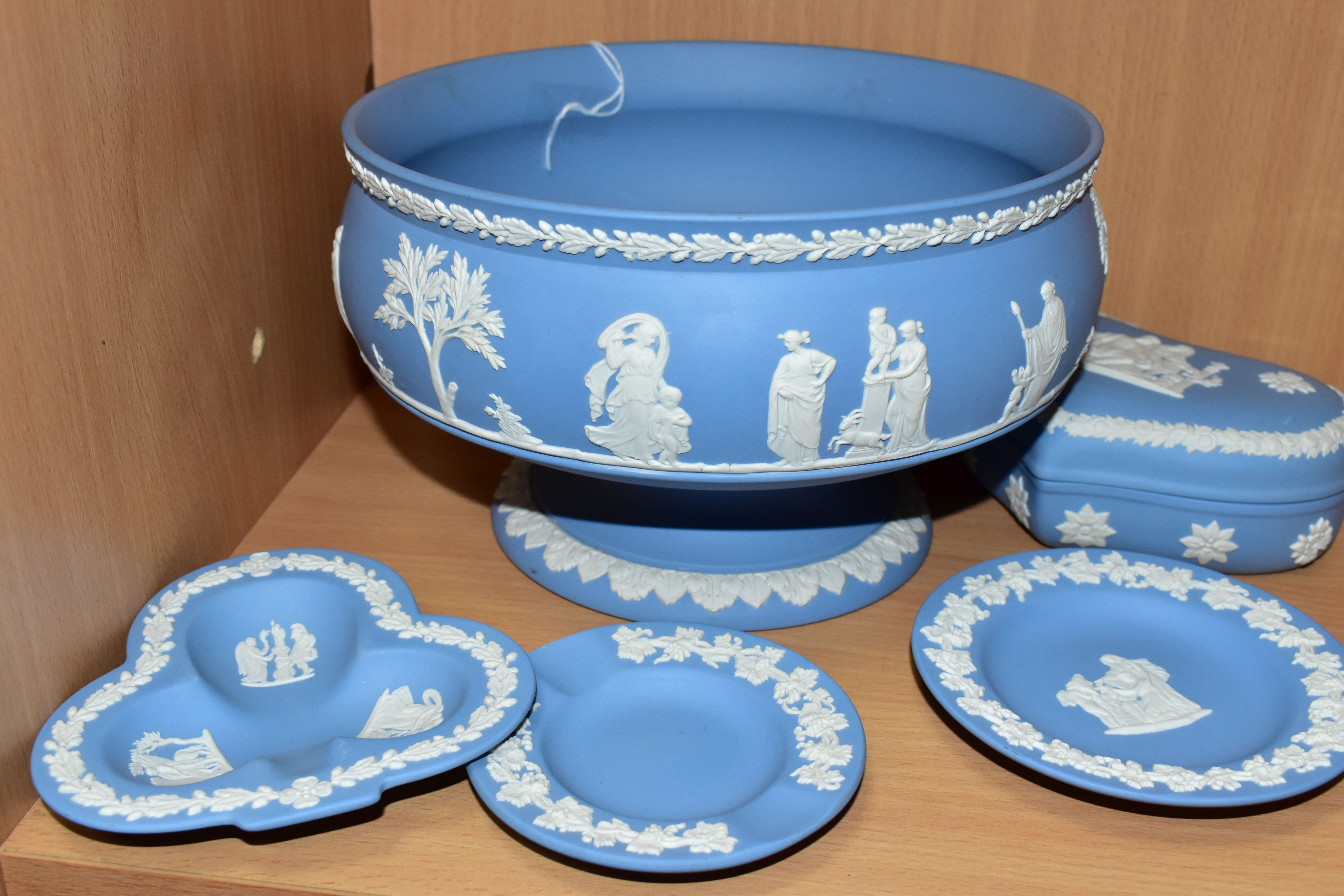 FIVE PIECES OF WEDGWOOD PALE BLUE JASPERWARE, to include a pedestal fruit bowl, diameter of rim 20. - Image 6 of 6