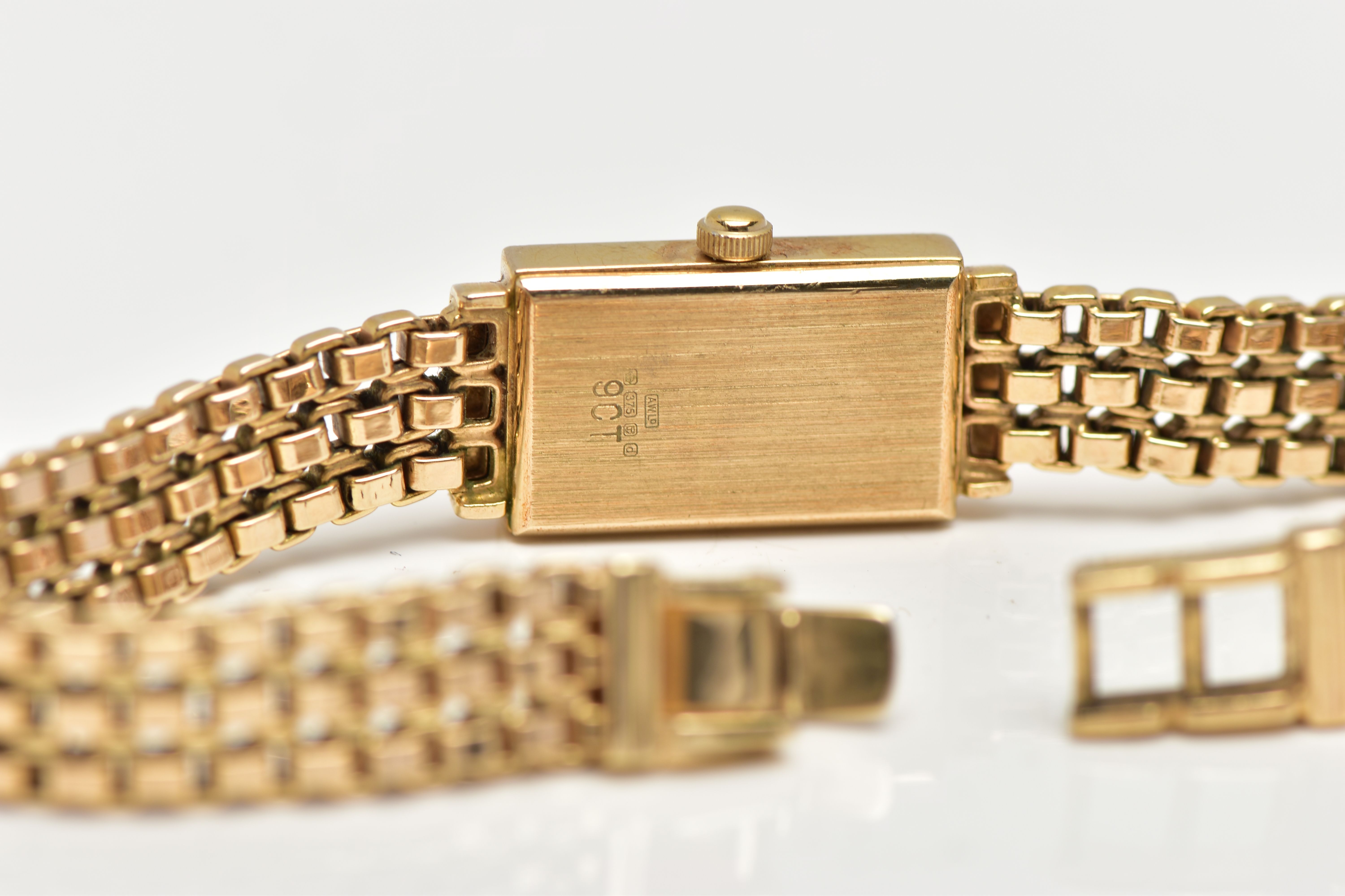 A 9CT GOLD 'ACCURIST' WRISTWATCH, quartz movement, rectangular mother of pearl dial, signed ' - Image 4 of 6