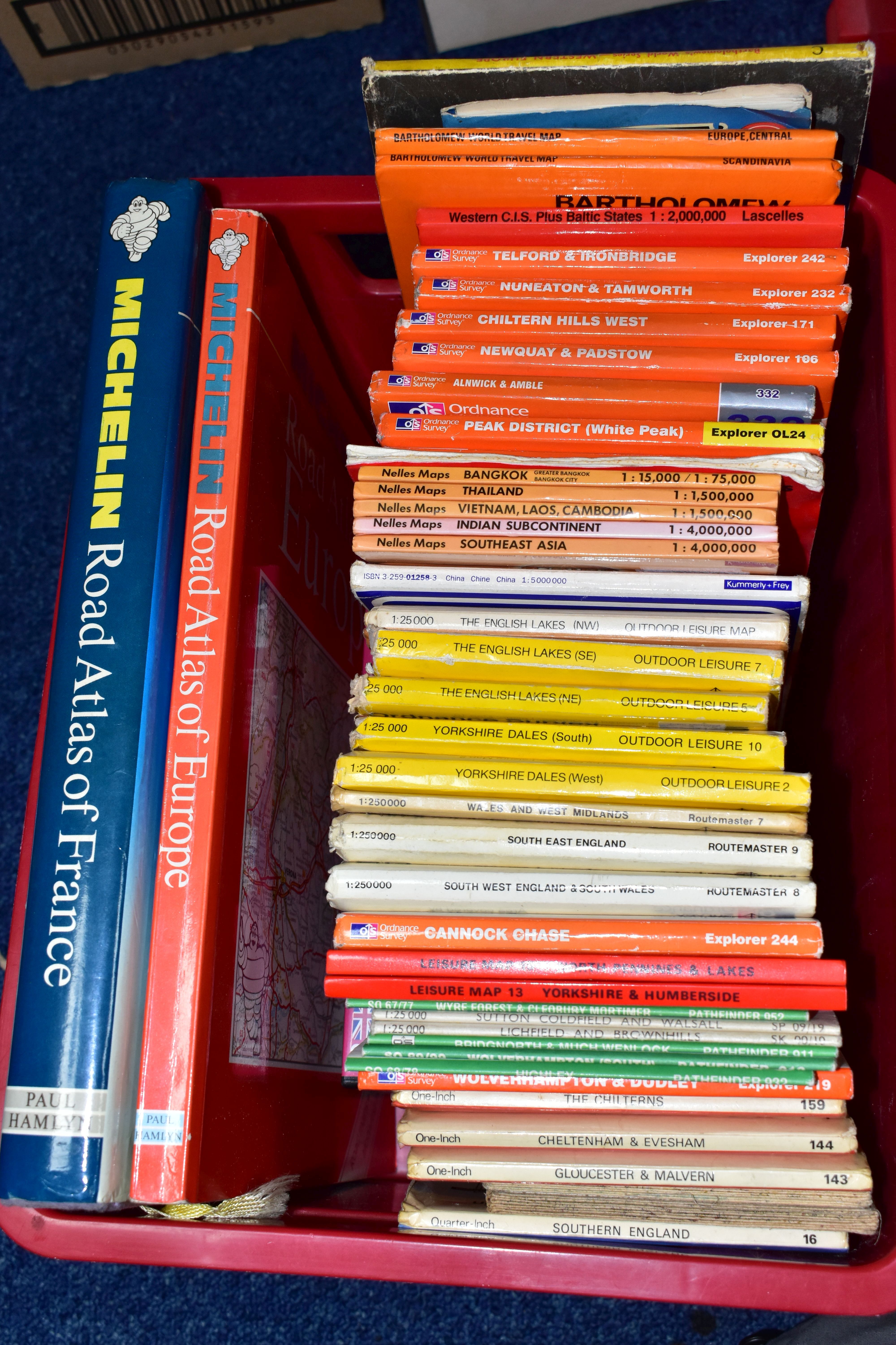 THREE BOXES OF RAILWAY BOOKS AND ORDNANCE SURVEY BOOKS, to include over one hundred Ordnance - Image 2 of 3