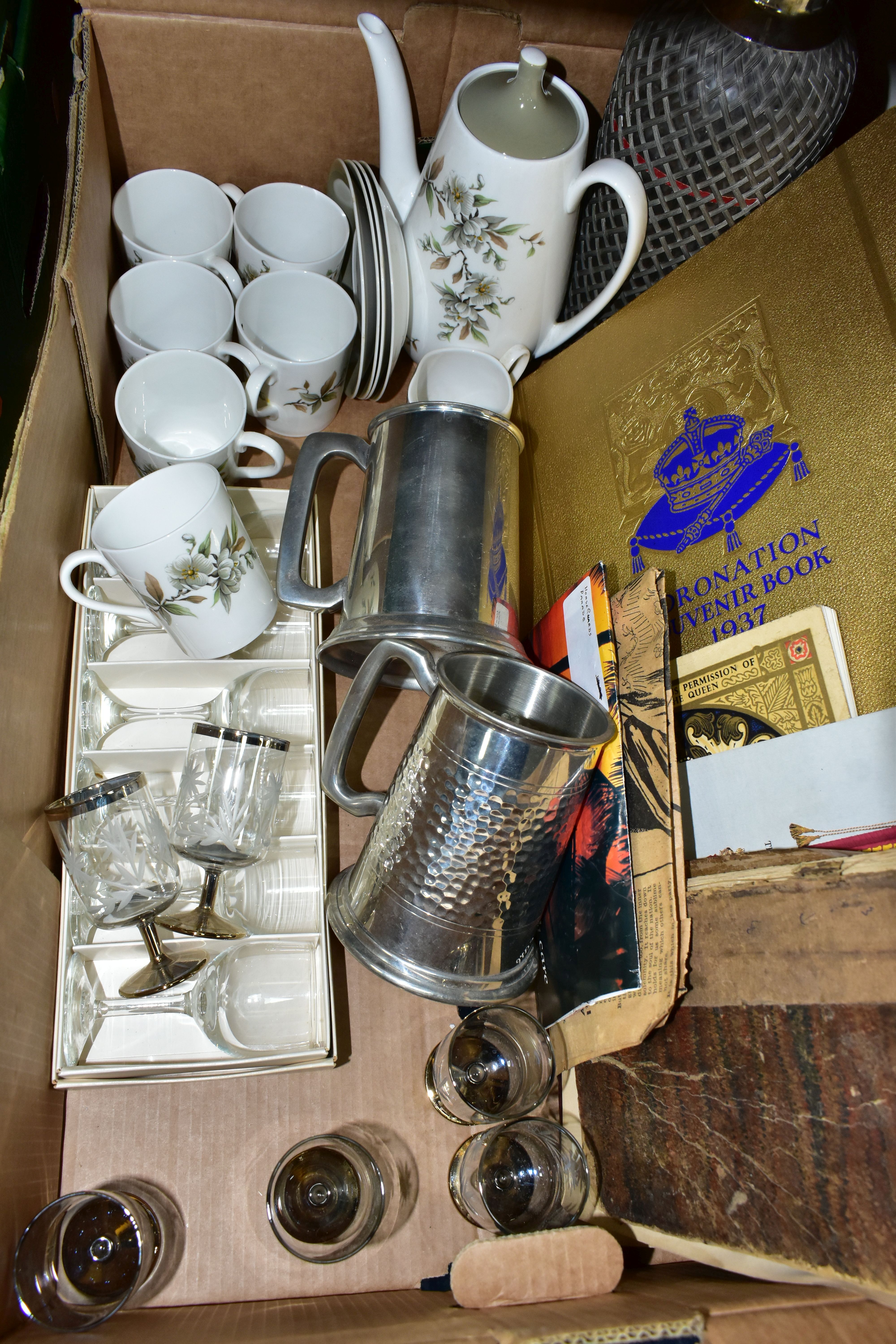 A BOX OF EPHEMERA, CERAMICS, GLASS AND METALWARES, to include a Sparklets soda syphon, a thirteen - Image 6 of 7