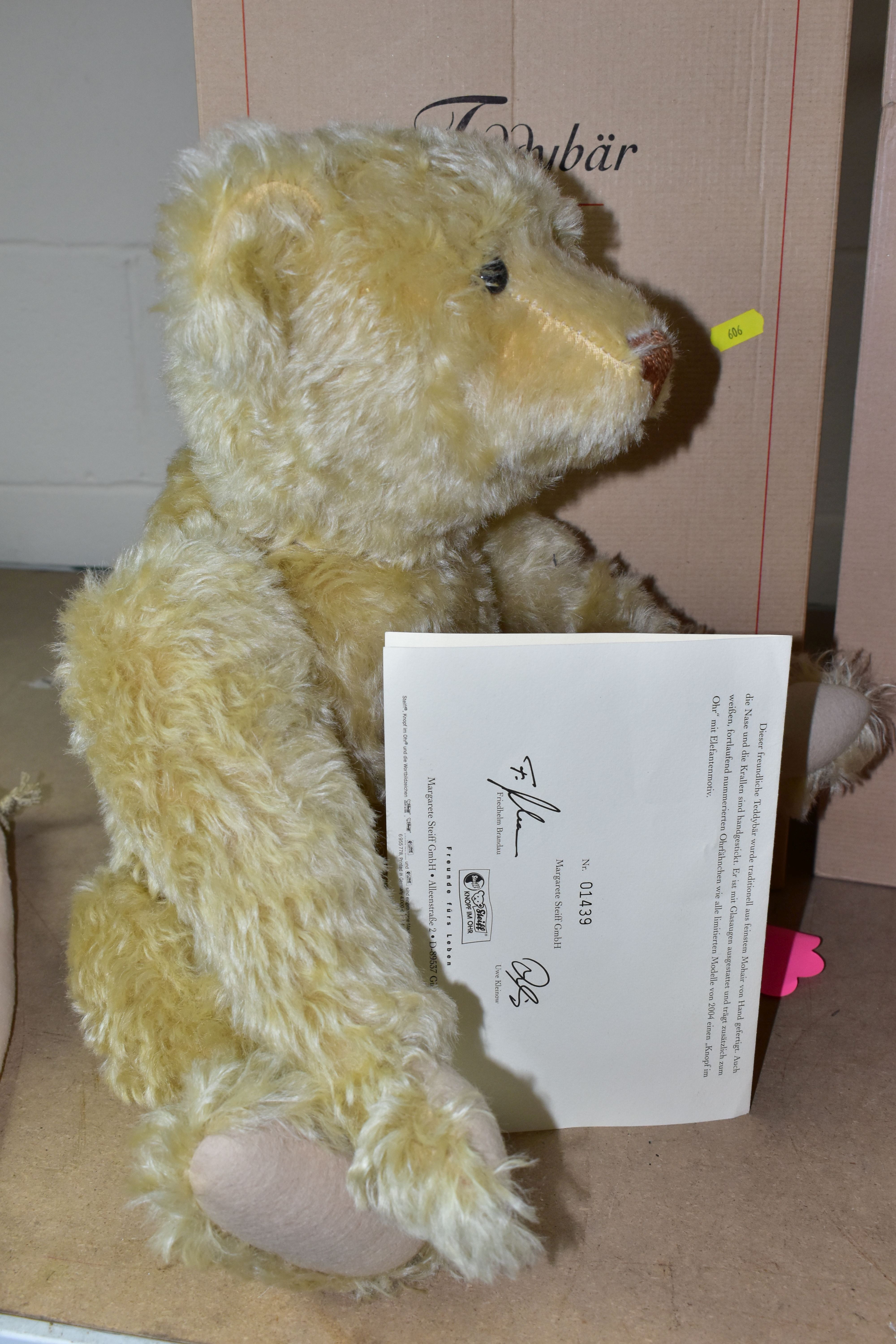 STEIFF, AN 'OLD GOLD' LIMITED EDITION TEDDY BEAR, the jointed body covered with a light mohair - Image 3 of 4