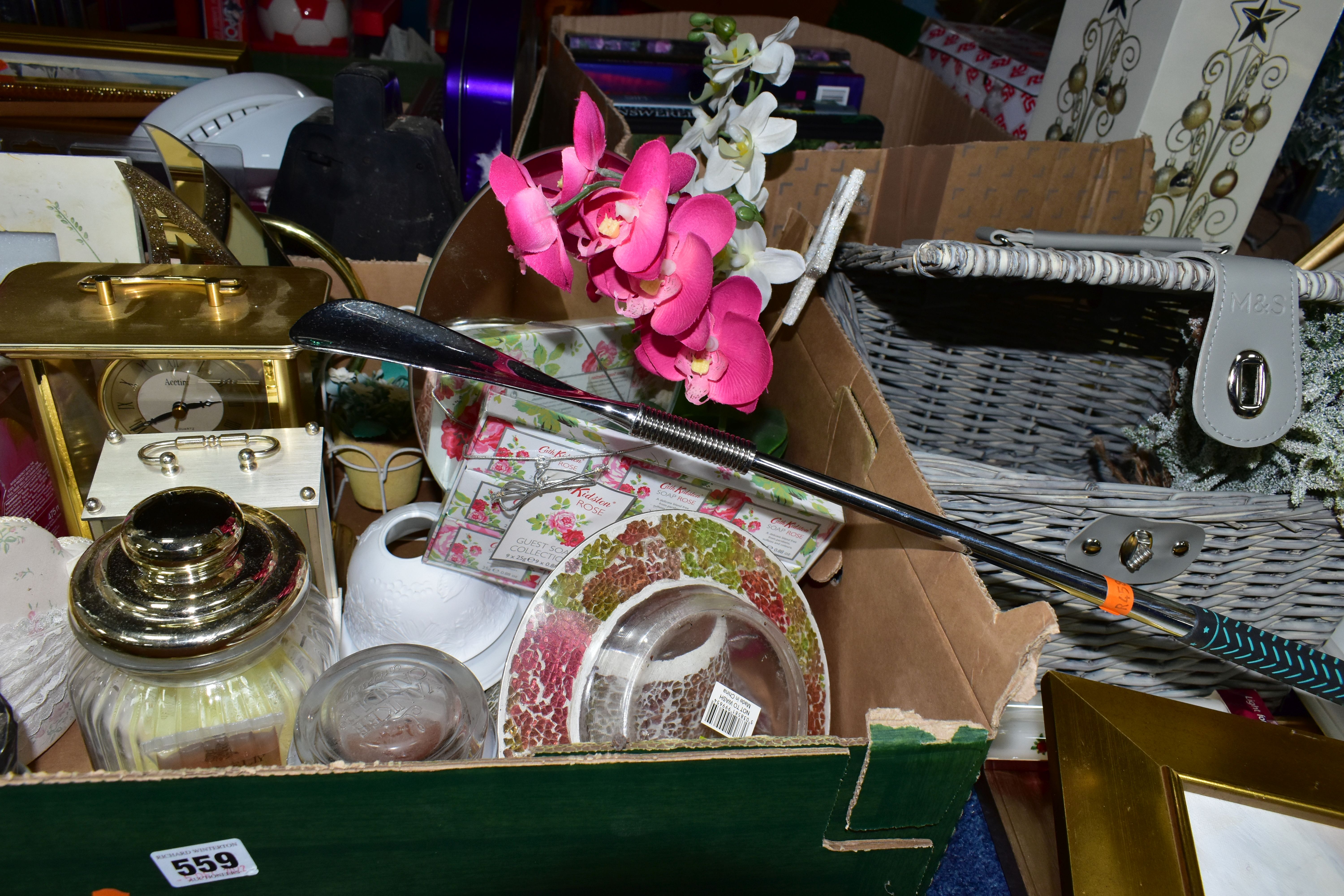 THREE BOXES AND LOOSE PICTURES, BOOKS, CHRISTMAS DECORATIONS AND SUNDRY HOMEWARES, to include - Image 8 of 8