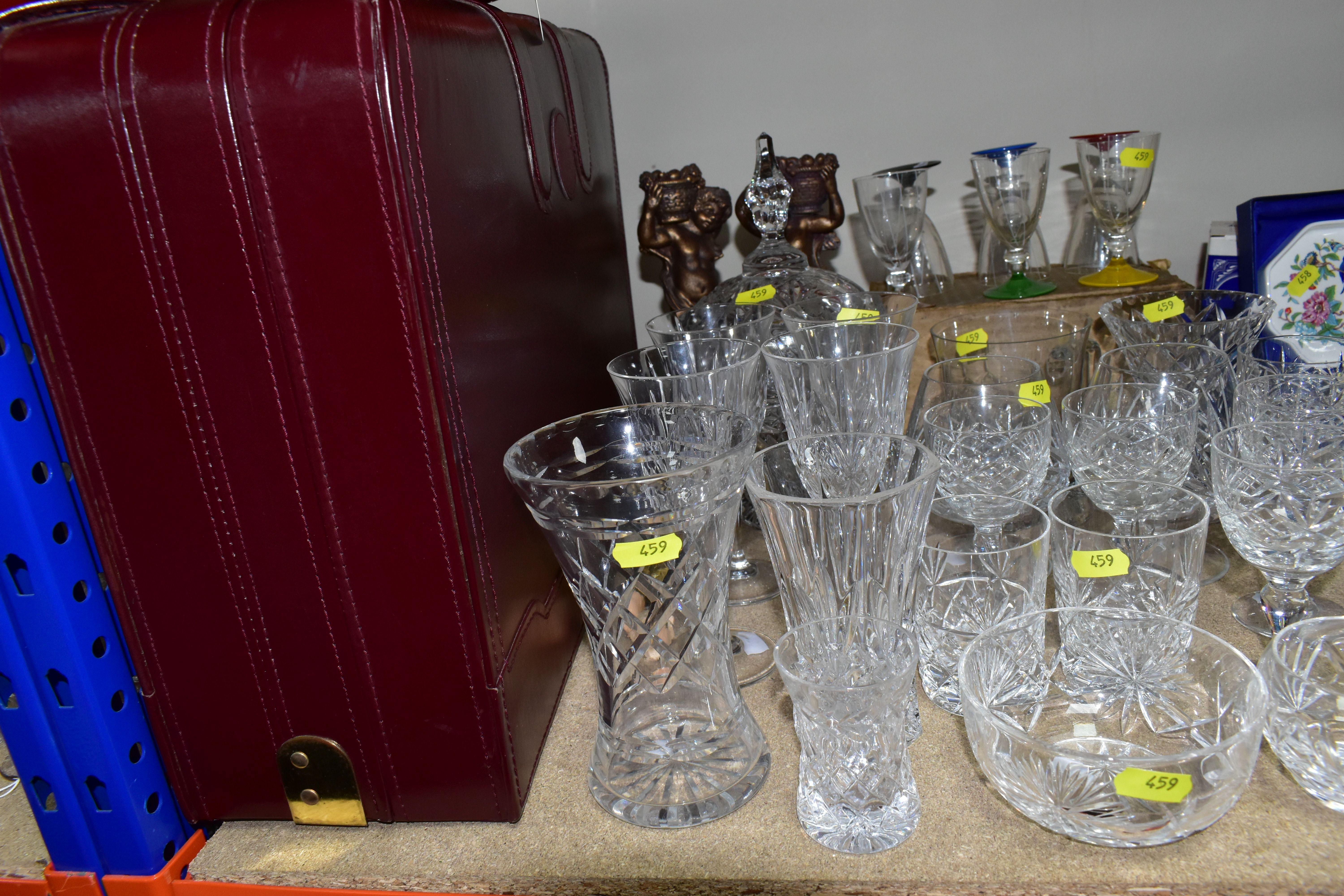 A SMALL QUANTITY OF ASSORTED DRINKING GLASSES AND OTHER GLASSWARE, AN AMIET BRIEFCASE AND A PAIR - Image 5 of 6