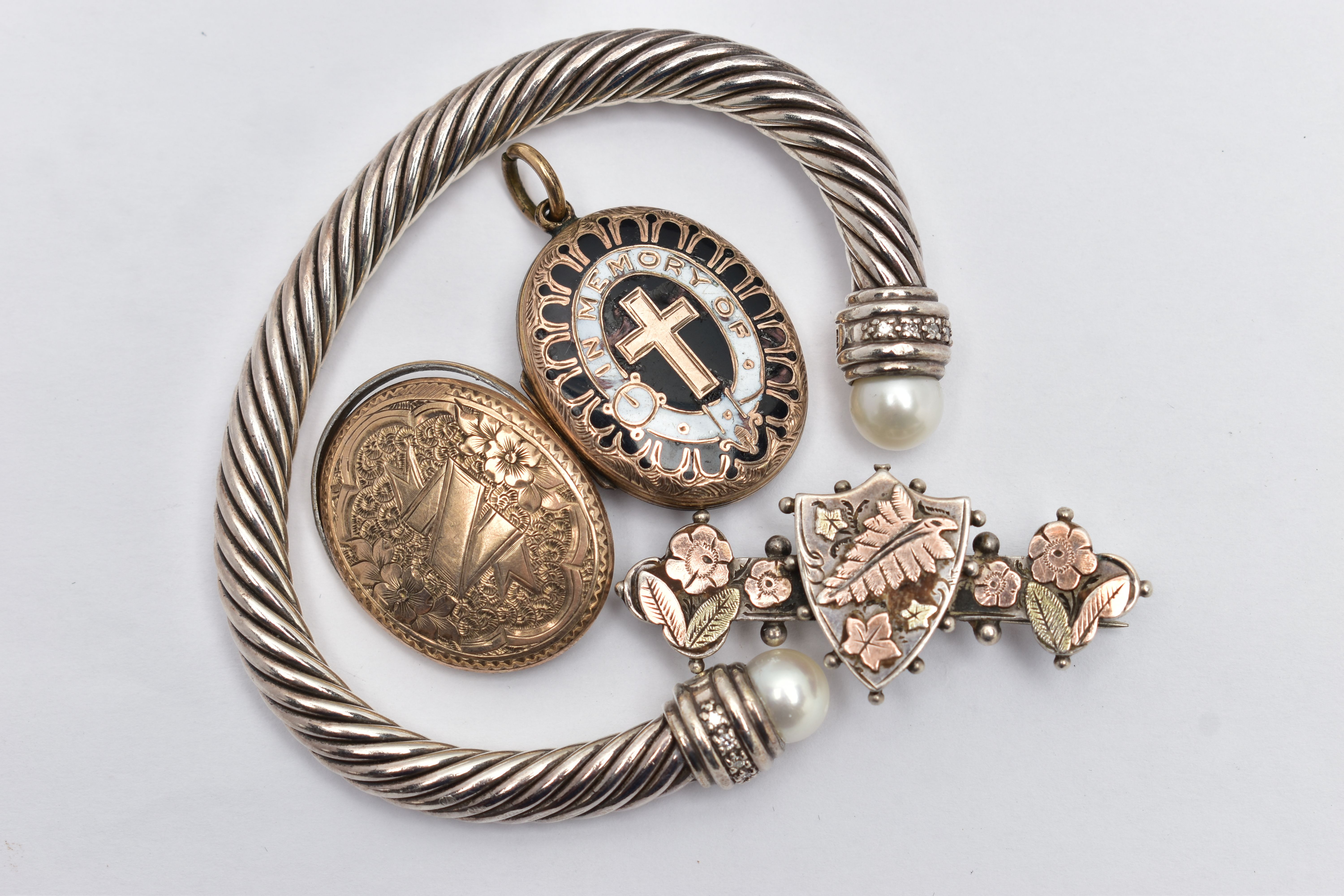 A TORQUE BANGLE, LOCKET AND A SWEETHEART BROOCH, the torque bangle of a twisted rope design, each - Image 3 of 3