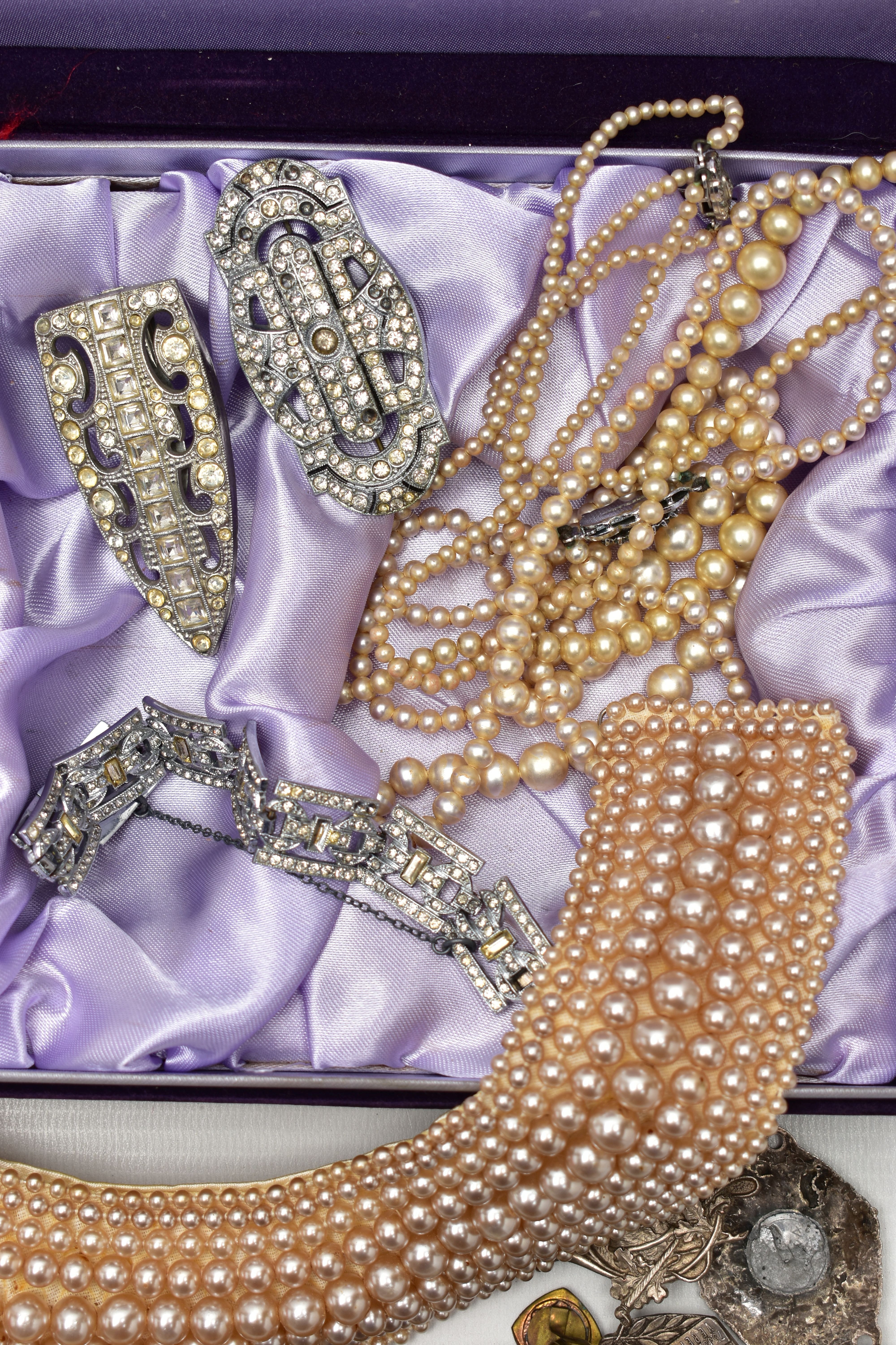 A SHOE BOX OF ASSORTED ITEMS, to include a four strand graduated cultured pearl necklace fitted with - Image 2 of 5