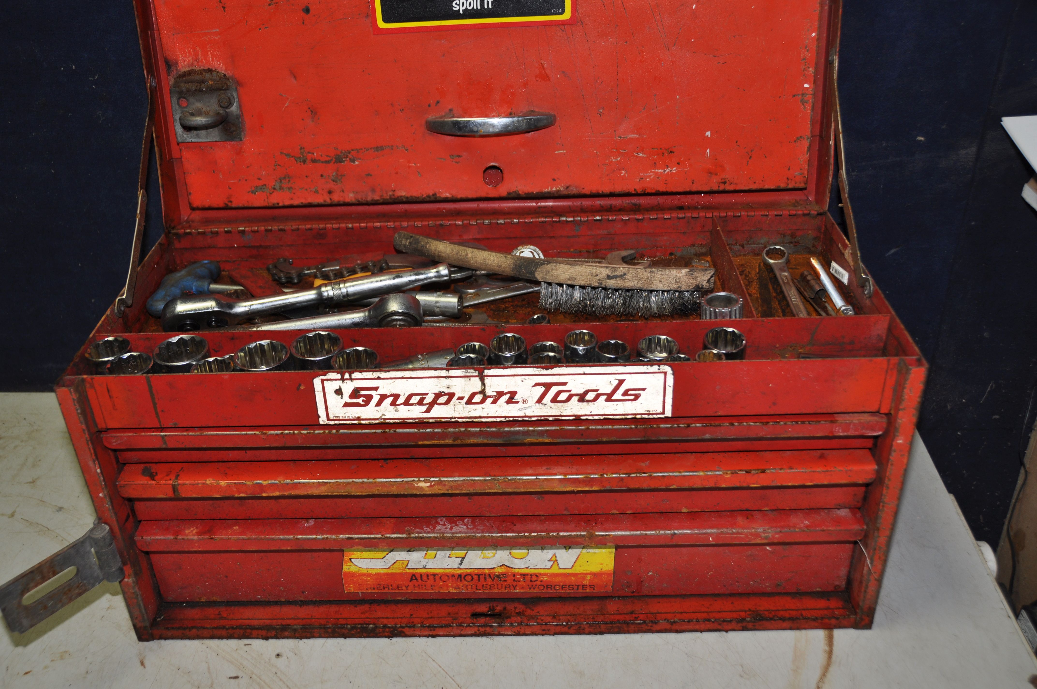 A MECHANICS TOOLBOX BADGED SNAP ON TOOLS containing Halfords and other metric sockets, rachets, - Image 2 of 6