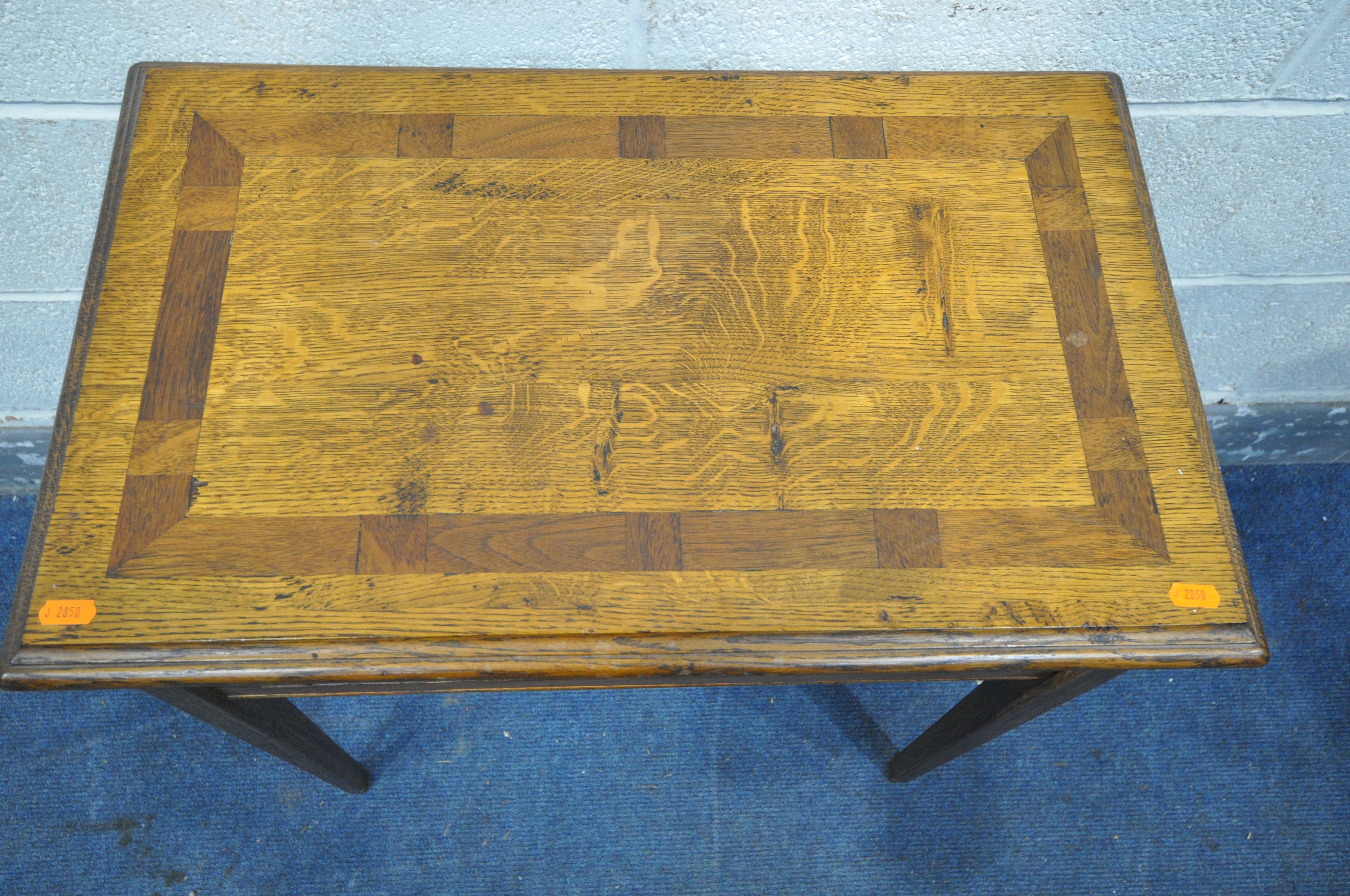 A REPRODUCTION OAK SIDE TABLE, with a single drawer, on square tapered legs, length 64cm x depth - Image 3 of 3