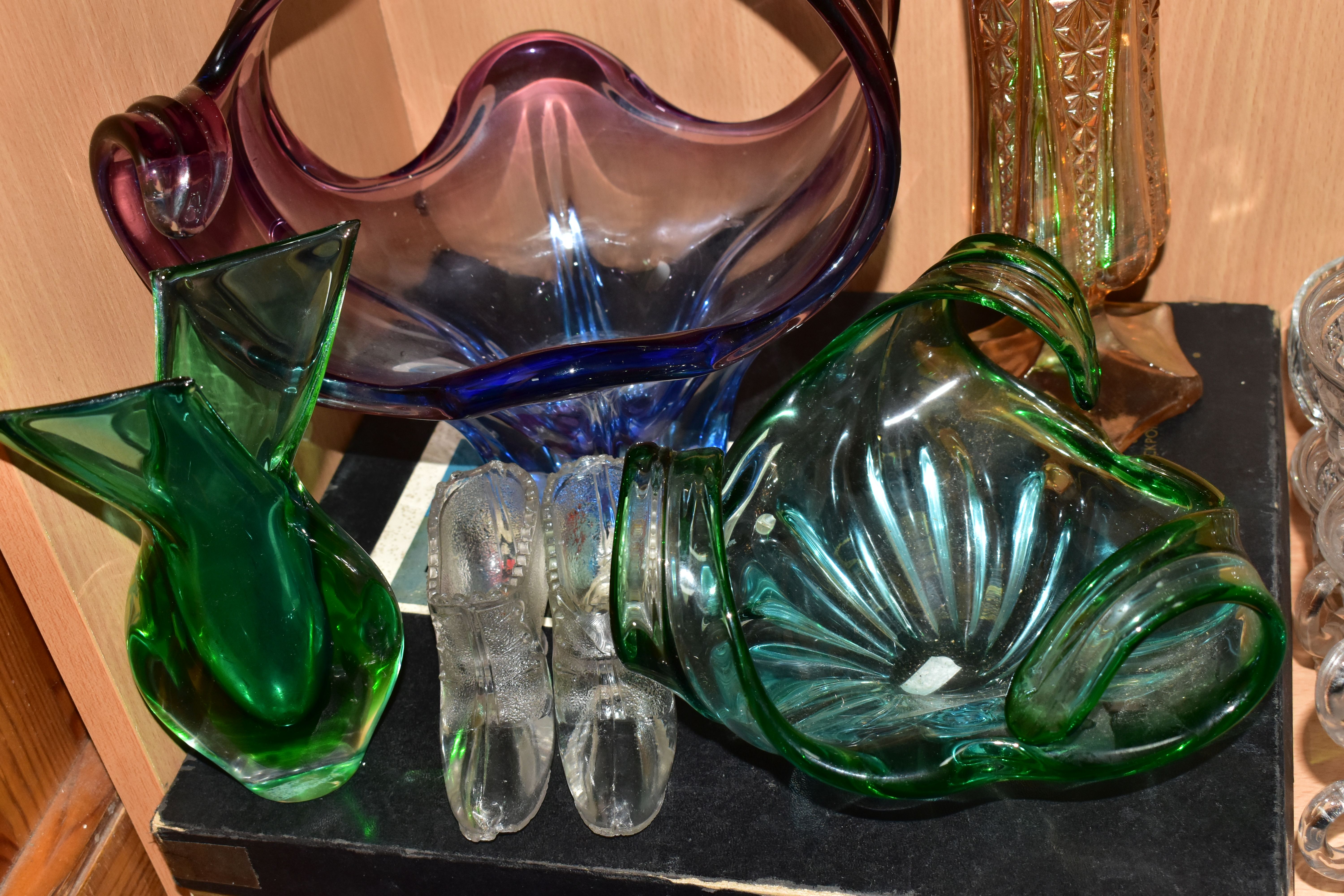 A GROUP OF CUT CRYSTAL AND OTHER GLASS WARES, to include a Stuart Crystal mallet form decanter and - Image 3 of 8