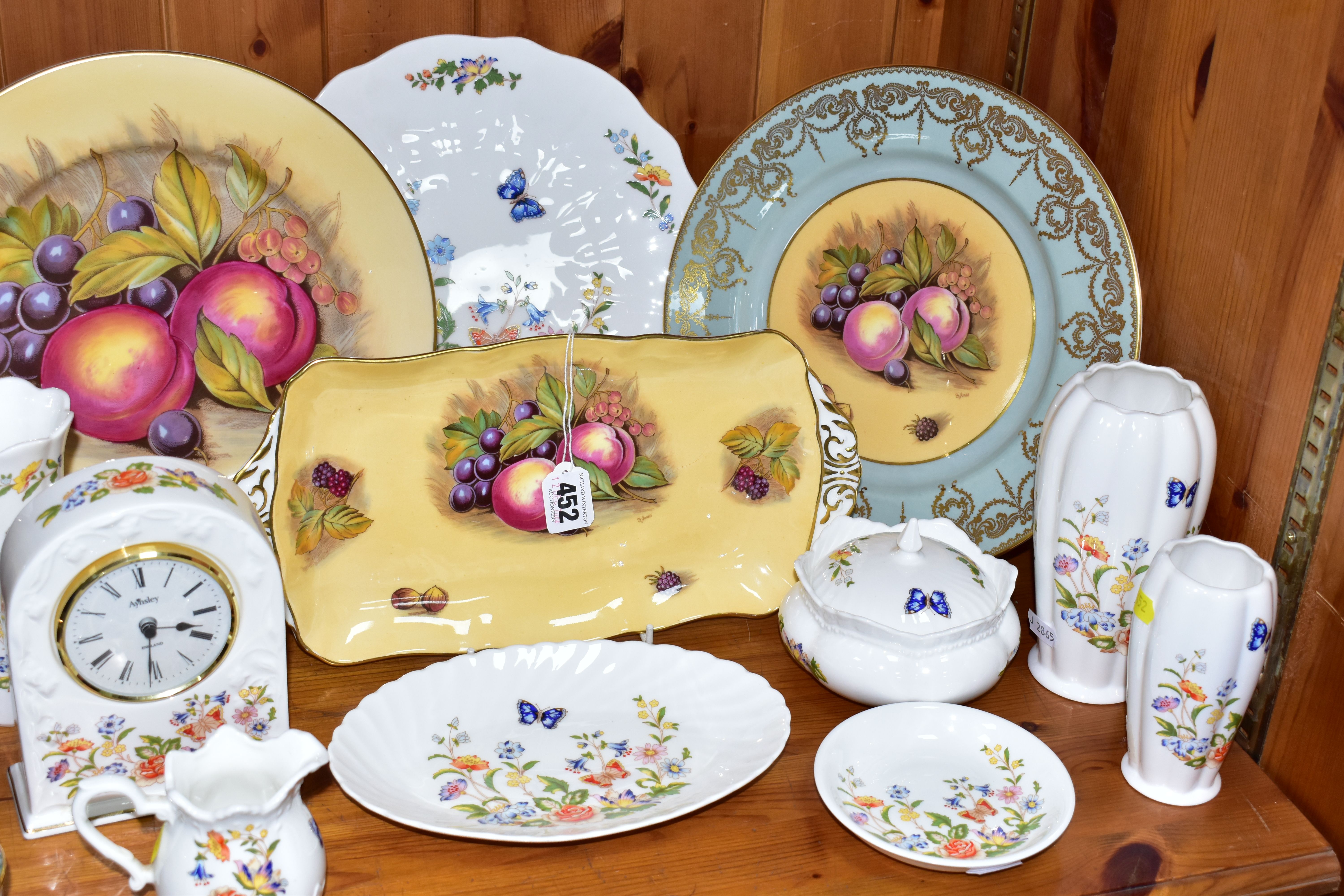 A GROUP OF AYNSLEY COTTAGE GARDEN GIFTWARE AND FRUIT PATTERN PLATES BY D. JONES, MODERN PORCELAIN - Image 2 of 6