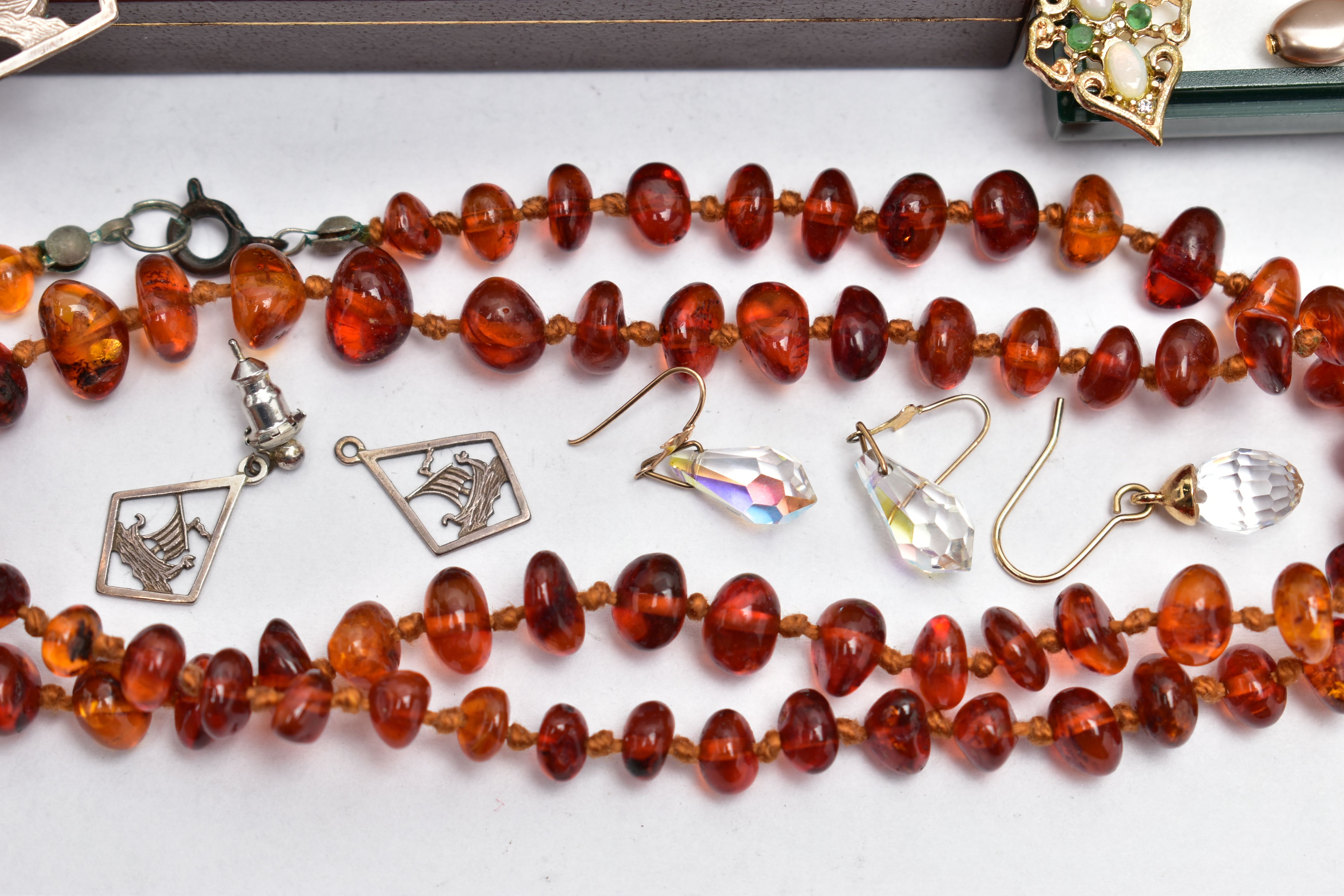 A SELECTION OF JEWELLERY, to include an amber bead bracelet, and necklace, a boxed pair of amber - Image 4 of 5