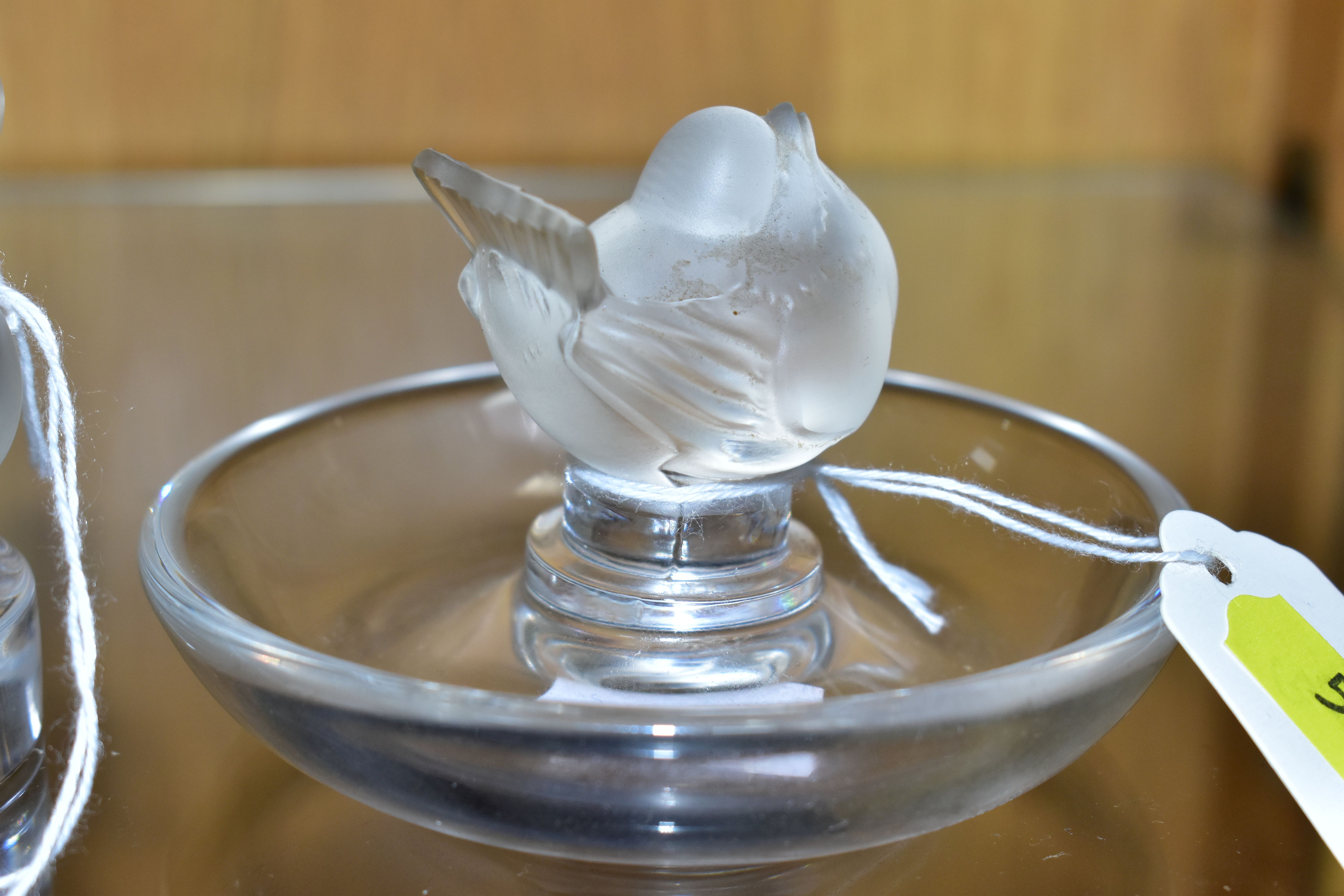 TWO LALIQUE RING / PIN TRAYS AND A LALIQUE PAPERWEIGHT, the two clear glass ring trays with a - Image 5 of 10