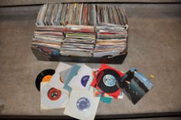 A TRAY CONTAINING APPROX FOUR HUNDRED AND FIFTY 7in SINGLES including Elvis Presley, Slade, The