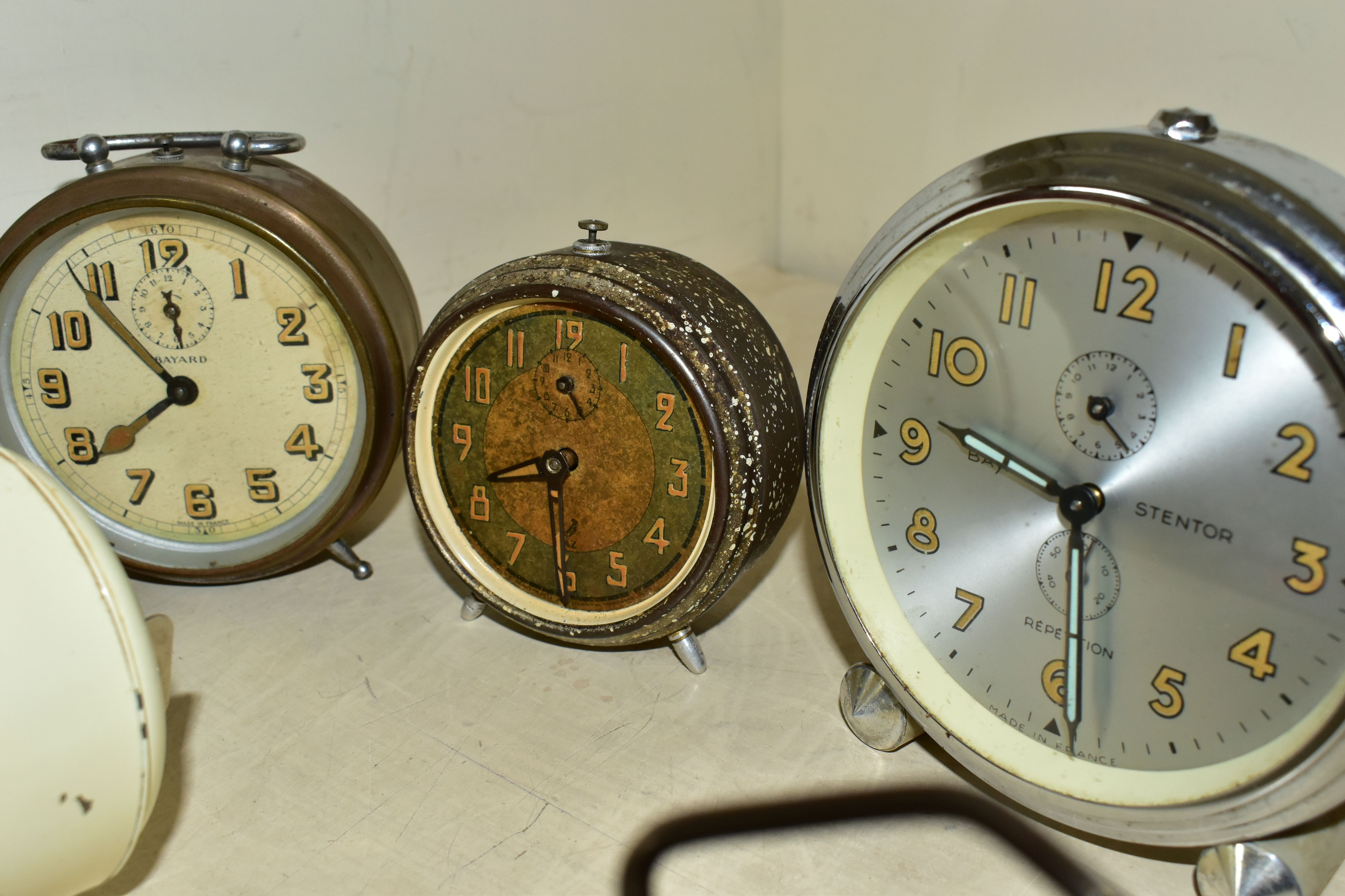 A COLLECTION OF NINE VINTAGE BEDSIDE ALARM CLOCKS, comprising three Jaz French alarm clocks, an - Image 5 of 5