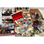 A PLASTIC BOX WITH ASSORTED COSTUME JEWELLERY, to include a tall brown jewellery box with