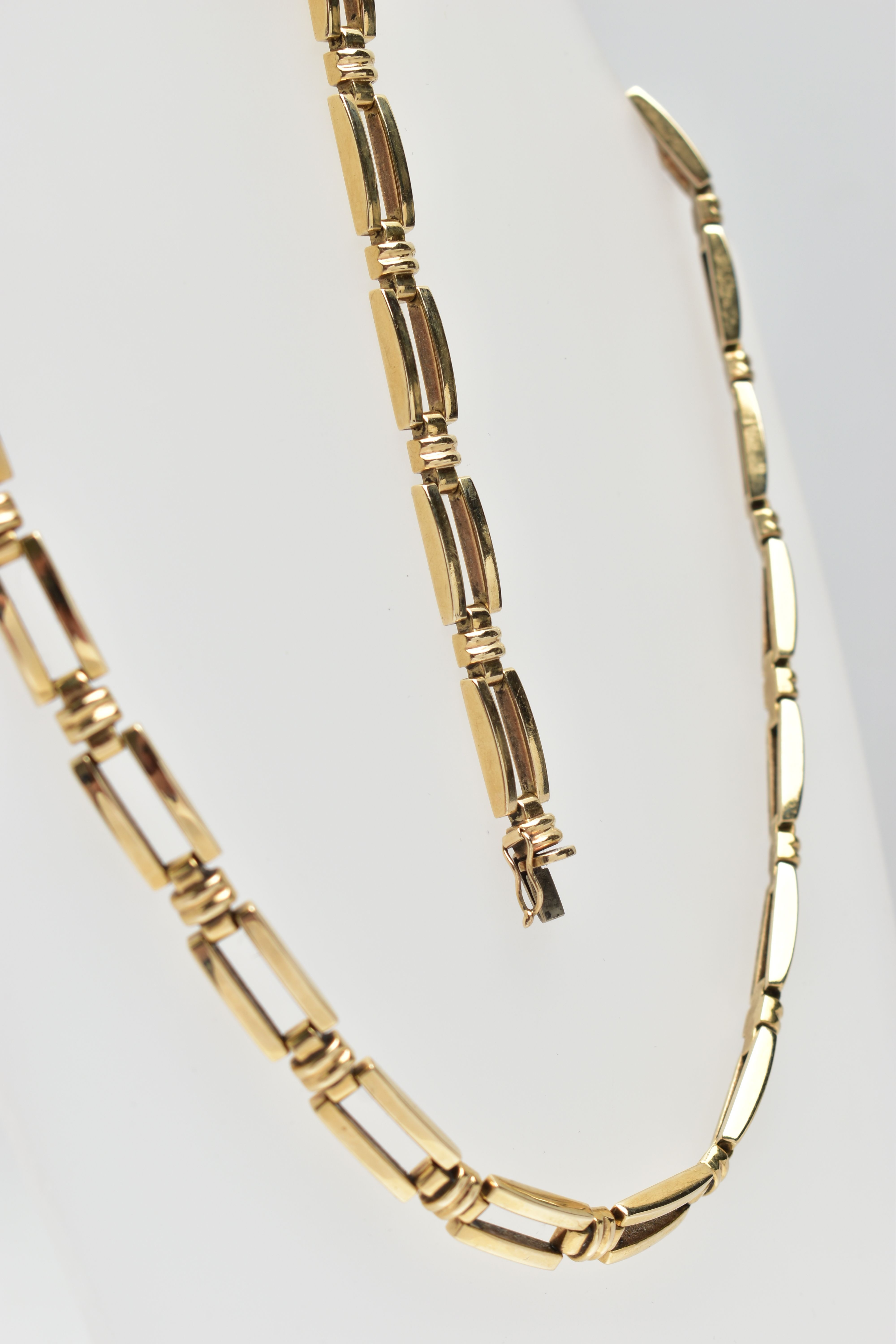 A 9CT YELLOW GOLD NECKLACE AND BRACELET SET, each designed as a series of plain polished rectangular - Image 3 of 9