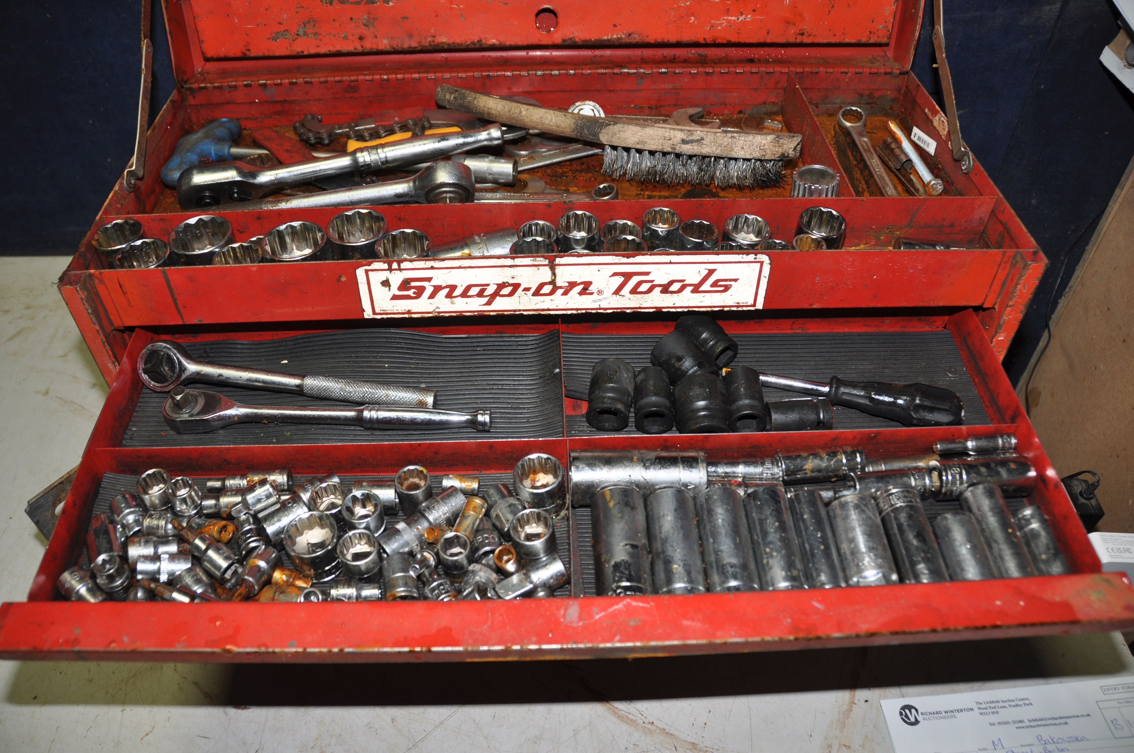 A MECHANICS TOOLBOX BADGED SNAP ON TOOLS containing Halfords and other metric sockets, rachets, - Image 4 of 6