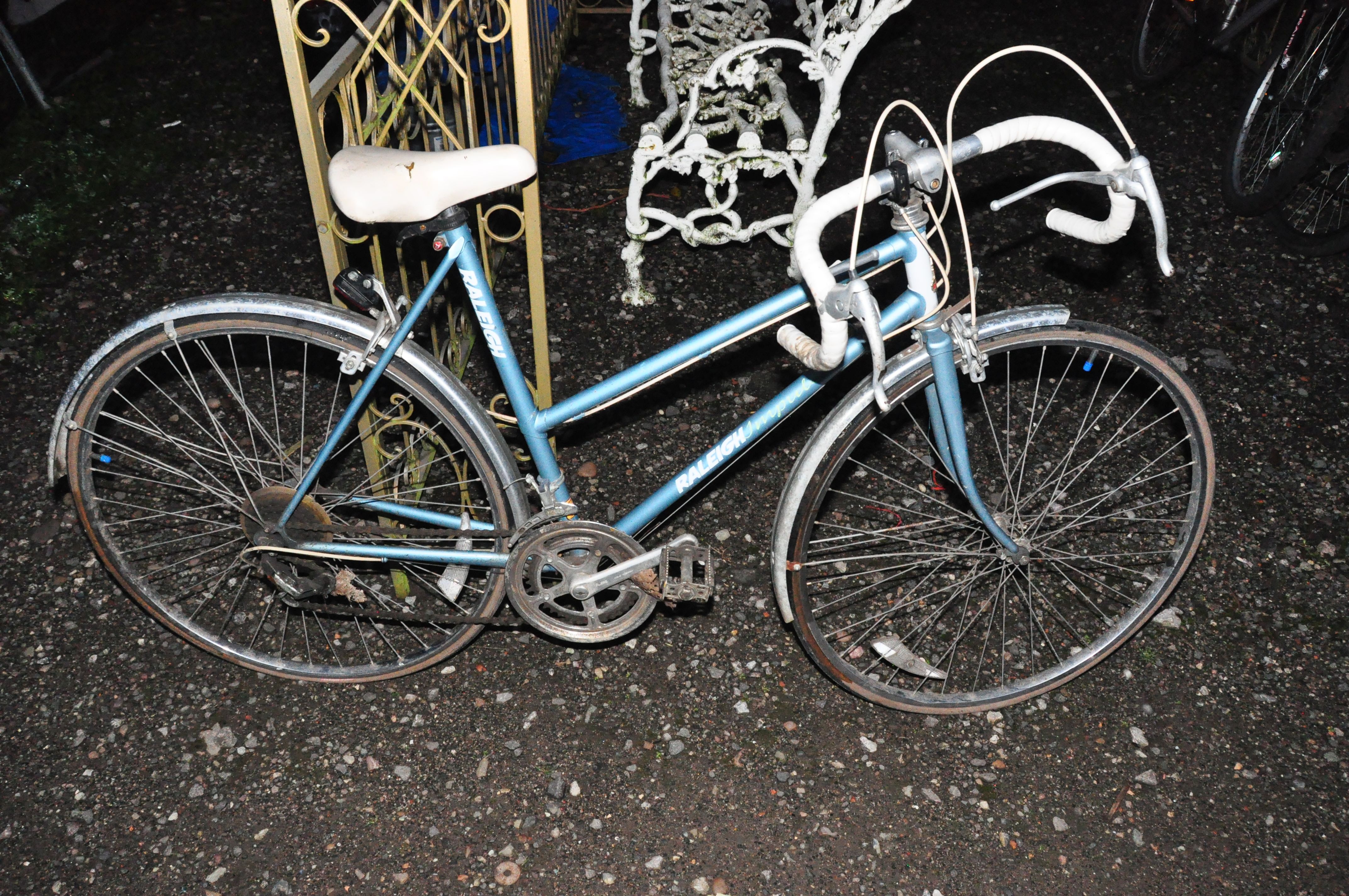 A LIGHT BLUE RALEIGH IMPULSE LADIES ROAD BIKE, with a 21in frame, a speckled green and black Raleigh - Image 5 of 7