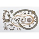 A BAG OF ASSORTED SILVER AND WHITE METAL JEWELLERY, to include a marcasite set bow brooch, fitted