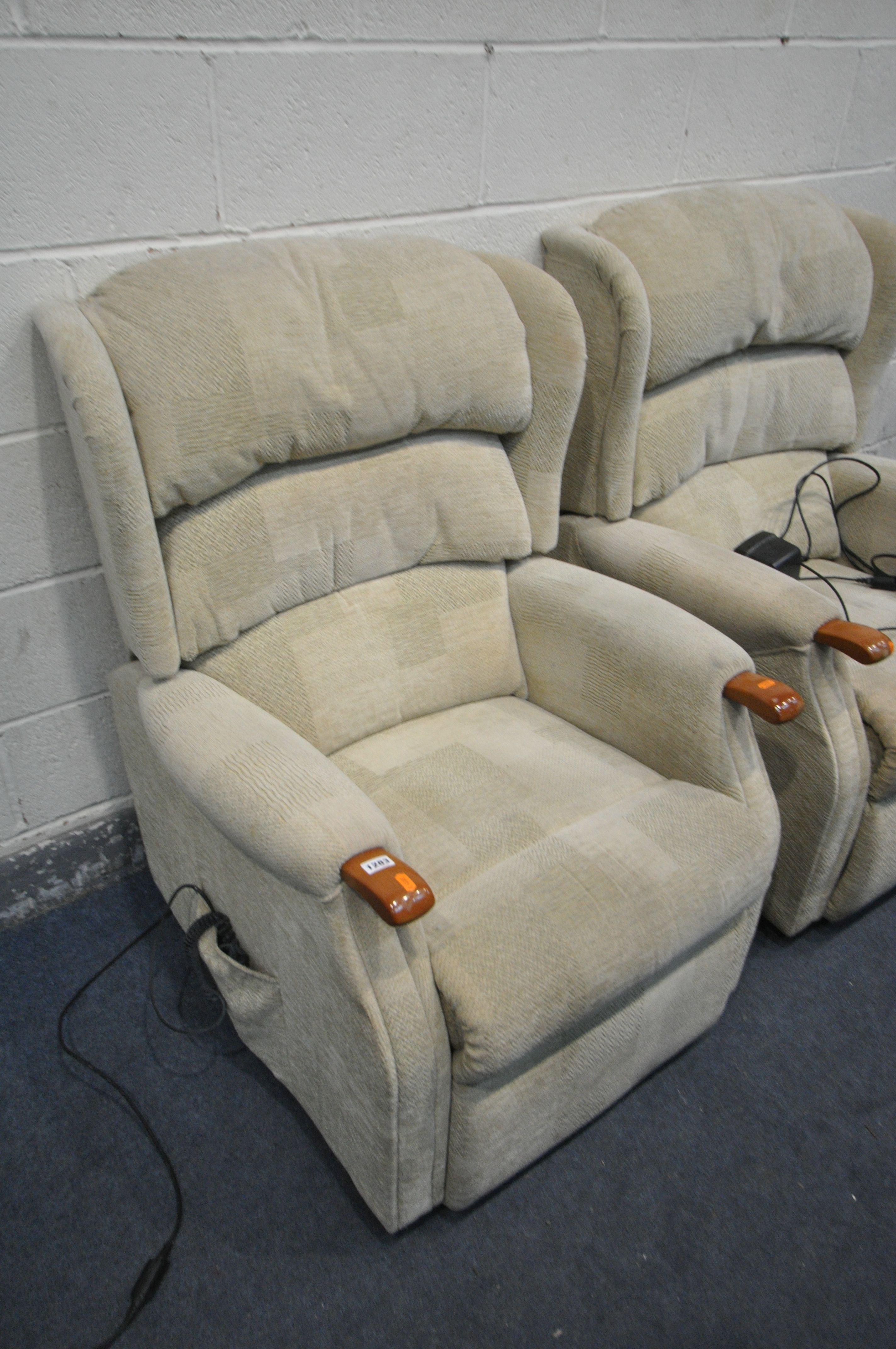 TWO CELEBRITY ELECTRIC RECLINING ARMCHAIRS (one PAT fail due to damaged cable, one PAT pass, one - Image 2 of 3