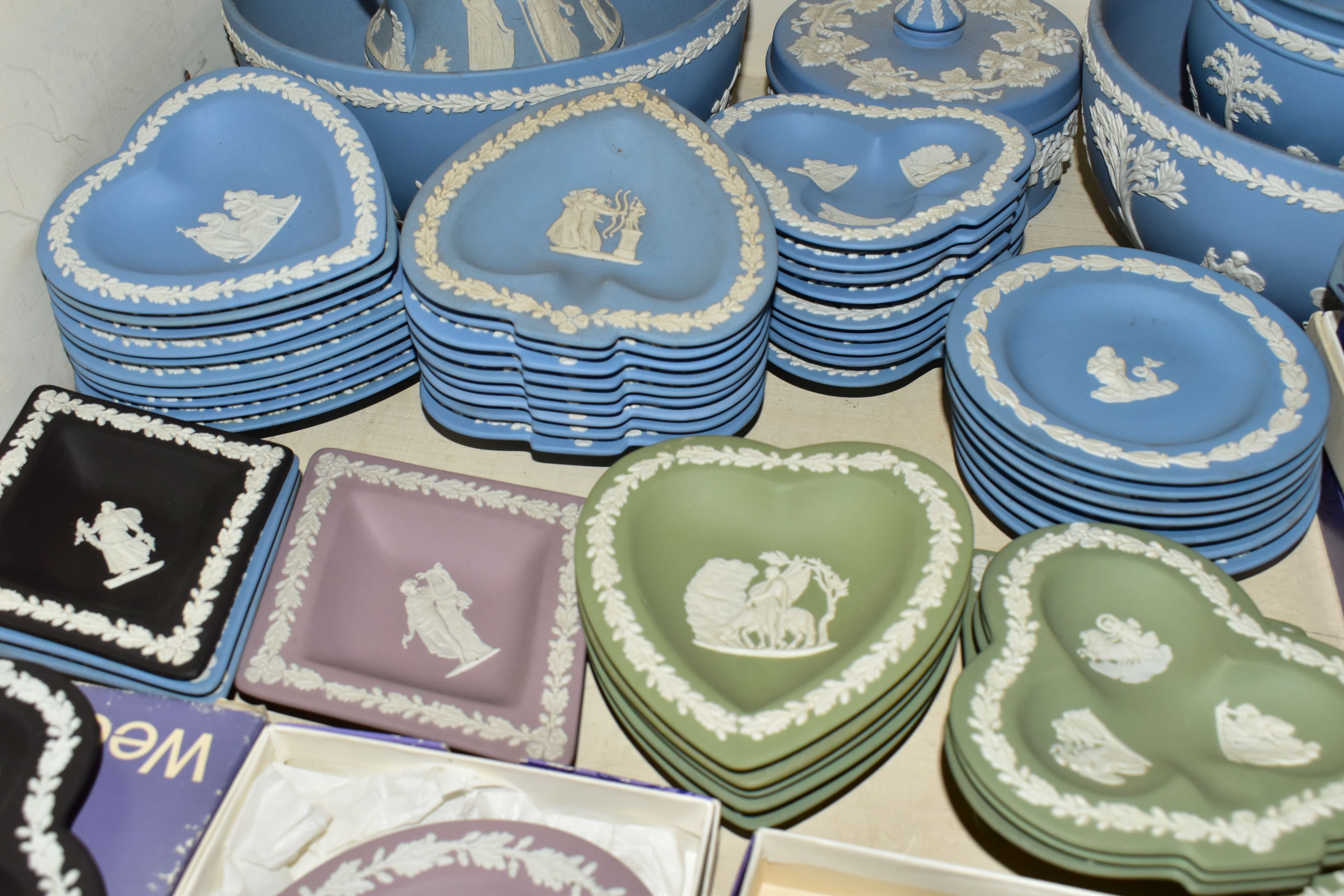 A LARGE QUANTITY OF WEDGWOOD JASPER WARE, comprising blue Jasperware two bowls, planter, jug, - Image 5 of 5