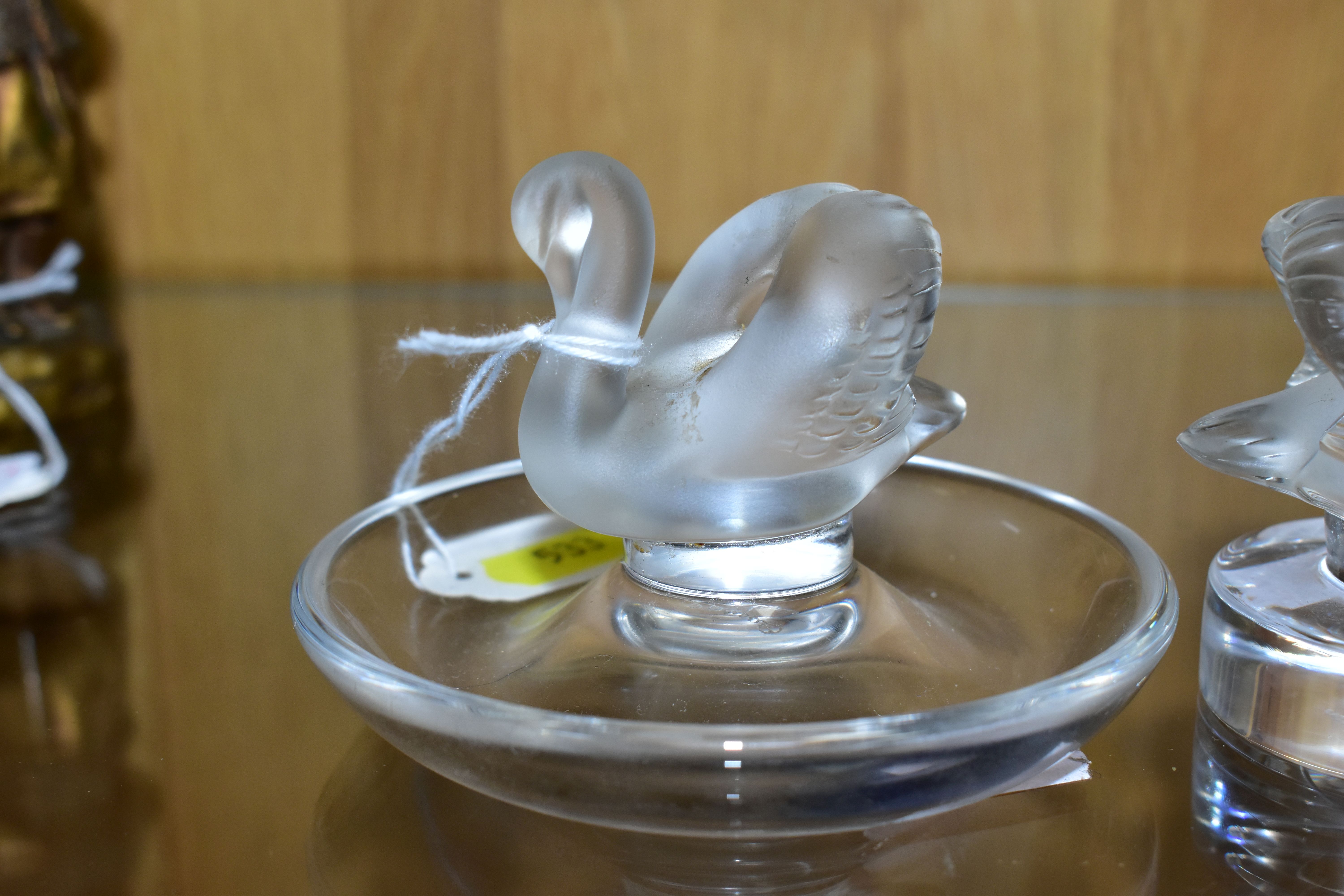 TWO LALIQUE RING / PIN TRAYS AND A LALIQUE PAPERWEIGHT, the two clear glass ring trays with a - Image 7 of 10