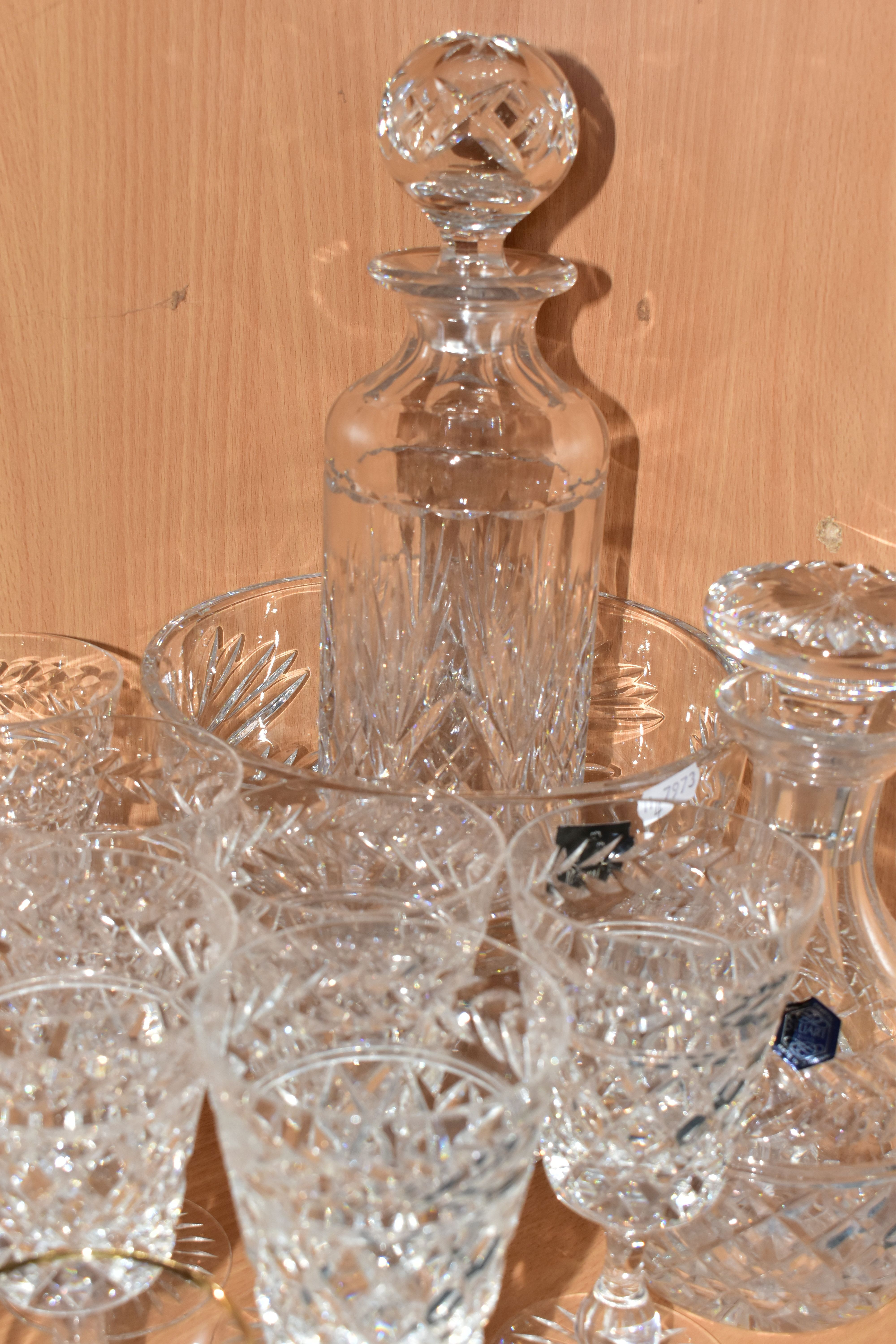 A GROUP OF CUT CRYSTAL AND OTHER GLASS WARES, to include a Stuart Crystal mallet form decanter and - Image 7 of 8