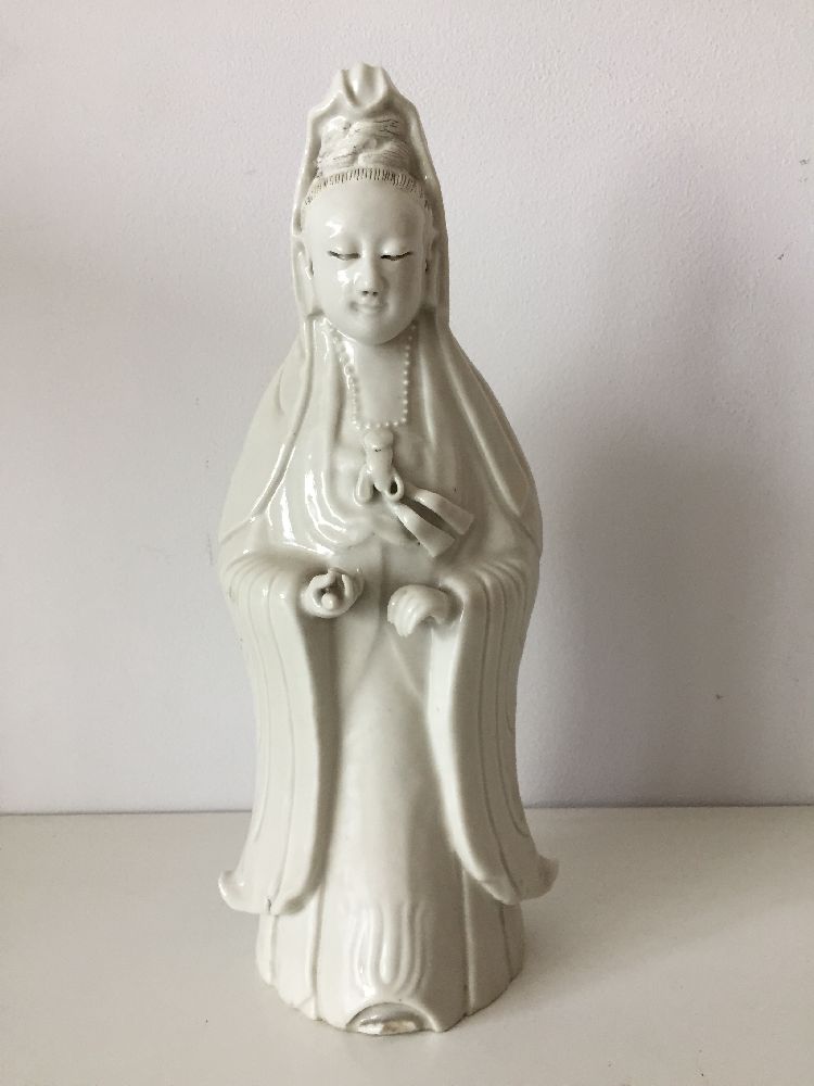 A Chinese Dehua porcelain figure of Guanyin, 19th century, modelled standing with long flowing - Image 5 of 11