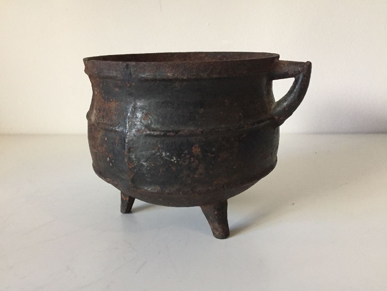 A Chinese iron cauldron form censer, 16th century, with two angular handles, the body decorated with - Image 4 of 6