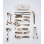 A quantity of silver plated flatware including: a part set of flatware comprising 8 teaspoons, 8