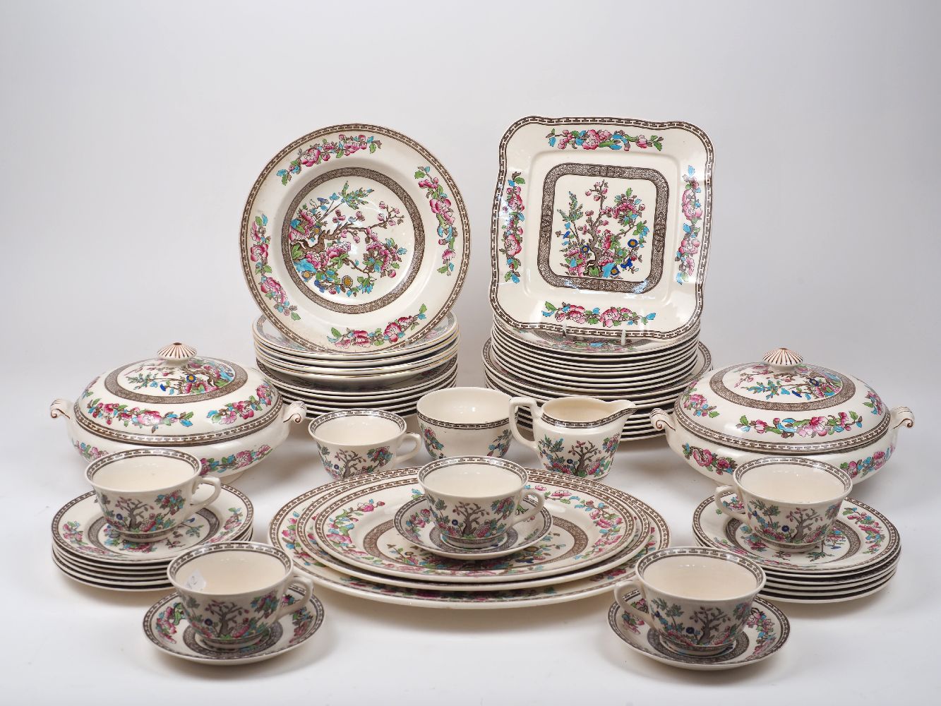A part Bridgwood 'Ye Olde Indian Tree' pattern dinner service, 20th century, comprising: eight