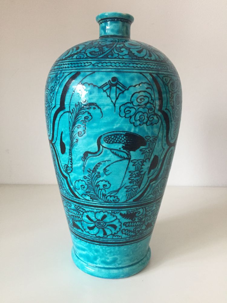 A Chinese stoneware Cizhou turquoise-glazed vase, meiping, late Ming dynasty, the gently tapering - Image 5 of 10
