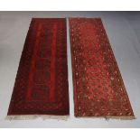 A Turkman rug with three rows of gulls. 177cm longe, 122cm wide. A Turkman runner with two rows of