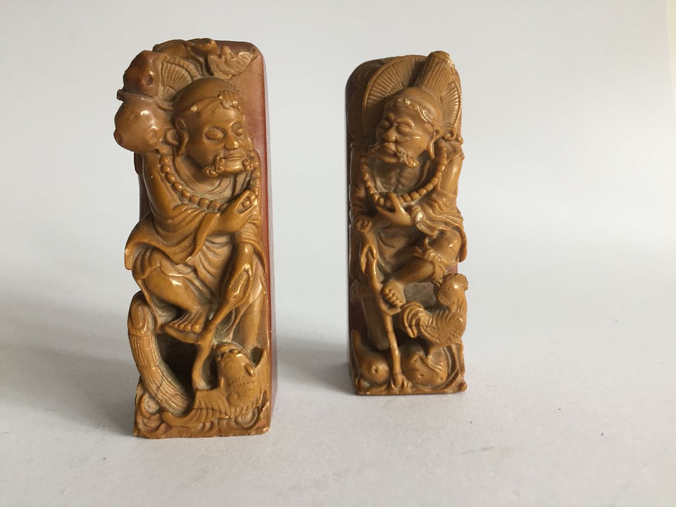 A pair of Chinese carved soapstone seals and twelve hardstone-inset white metal teaspoons, 20th - Image 2 of 9