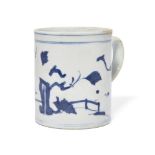 A Chinese porcelain blue and white mug, Nanking Cargo, circa 1750, painted with a garden scene, 10.