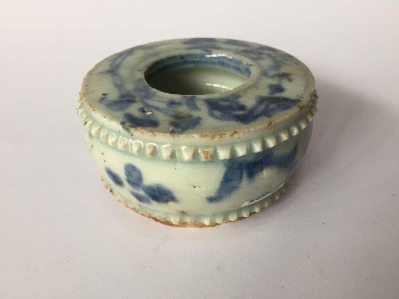 A Chinese porcelain blue and white water pot, Ming dynasty, 17th century, the exterior with two - Image 3 of 5