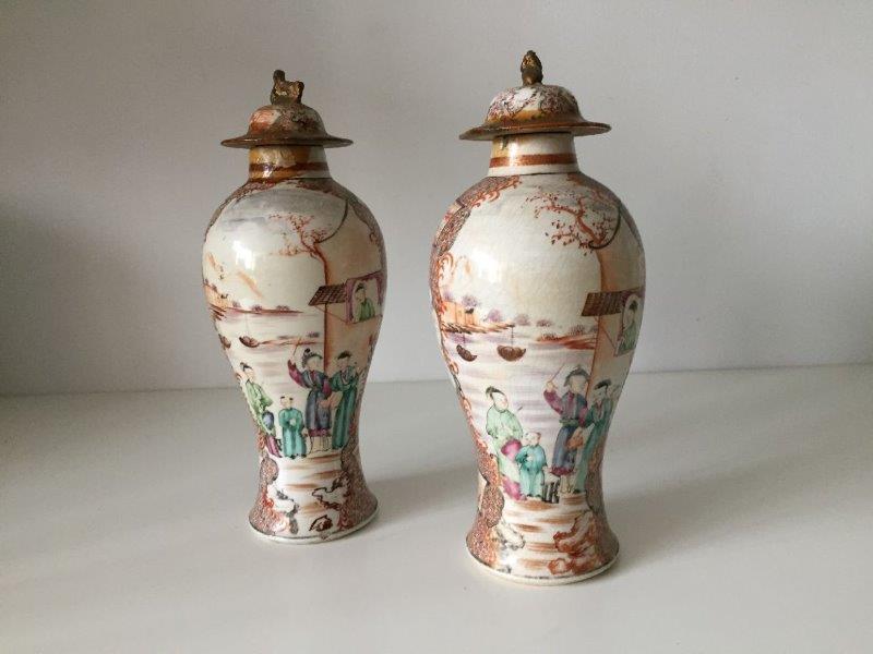 A pair of Chinese export porcelain 'Mandarin palette' vases and covers, Qianlong period, painted - Image 2 of 9