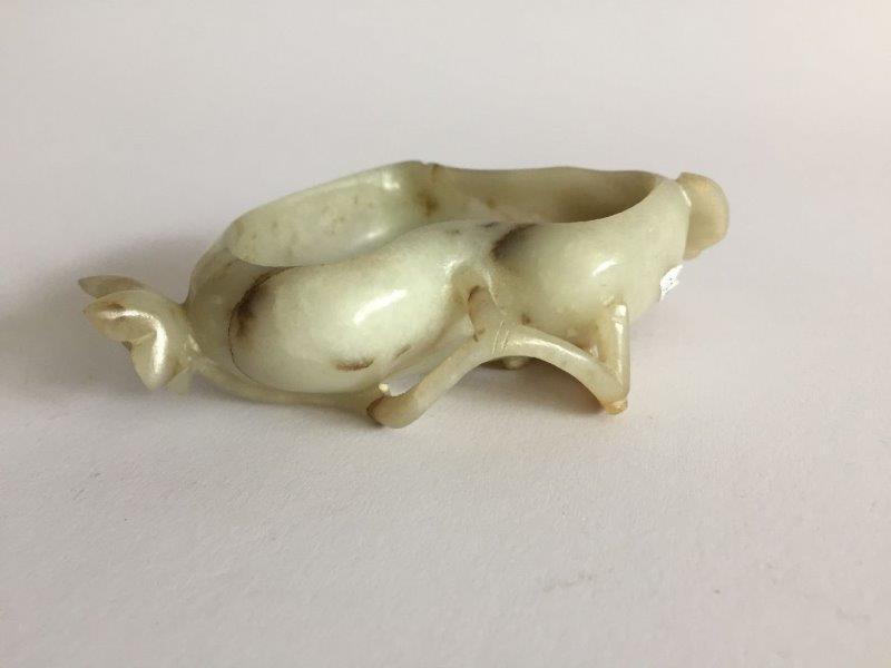 A Chinese pale green hardstone 'bat and peach' brushwasher, early 20th century, carved as a bat - Image 4 of 6