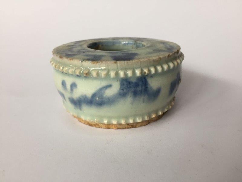 A Chinese porcelain blue and white water pot, Ming dynasty, 17th century, the exterior with two - Image 2 of 5