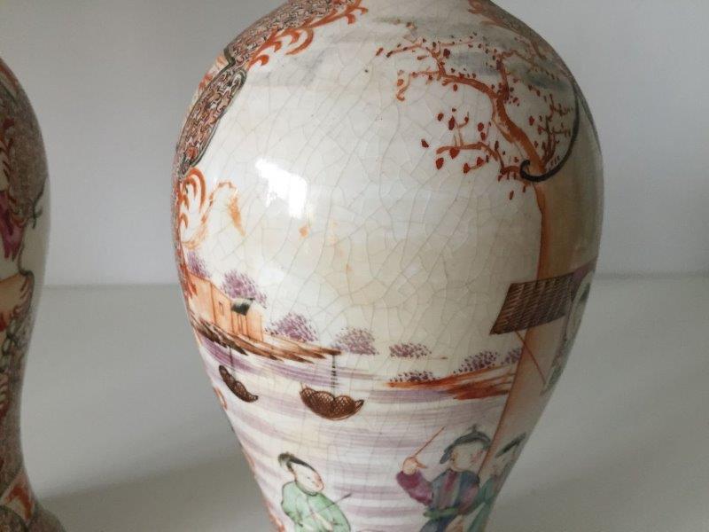 A pair of Chinese export porcelain 'Mandarin palette' vases and covers, Qianlong period, painted - Image 5 of 9