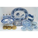 A group of British Chinoiserie blue and white porcelain, 20th century, to include: a Minton wash